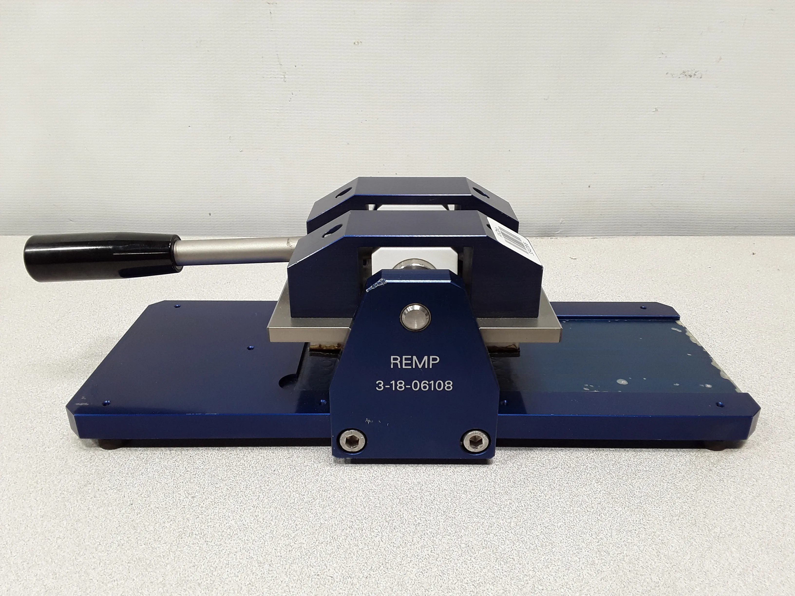 REMP Manual Microplate Capmat Capper Press 3-18-06108