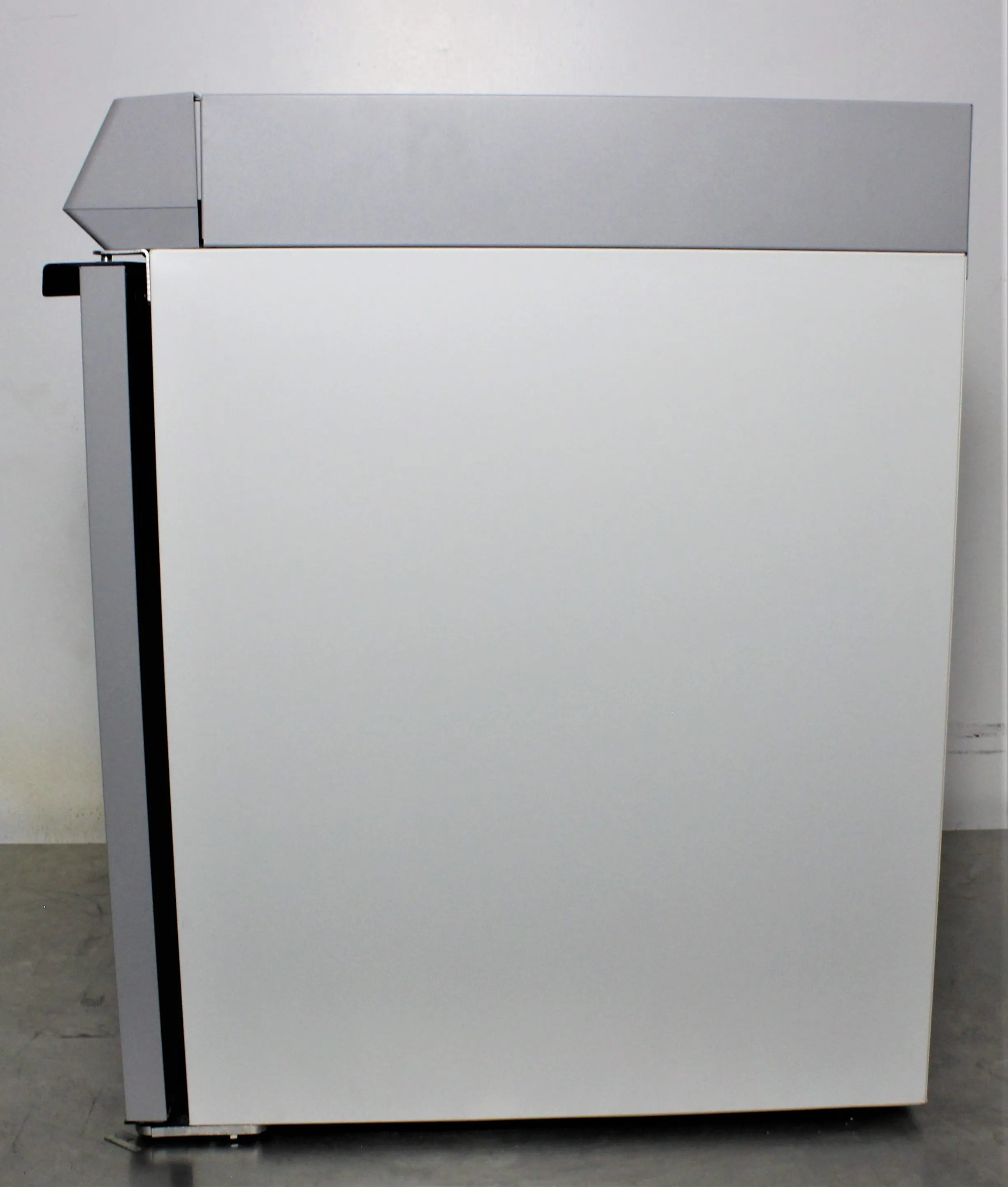 Thermo Scientific TSX Series Undercounter Lab Refrigerator