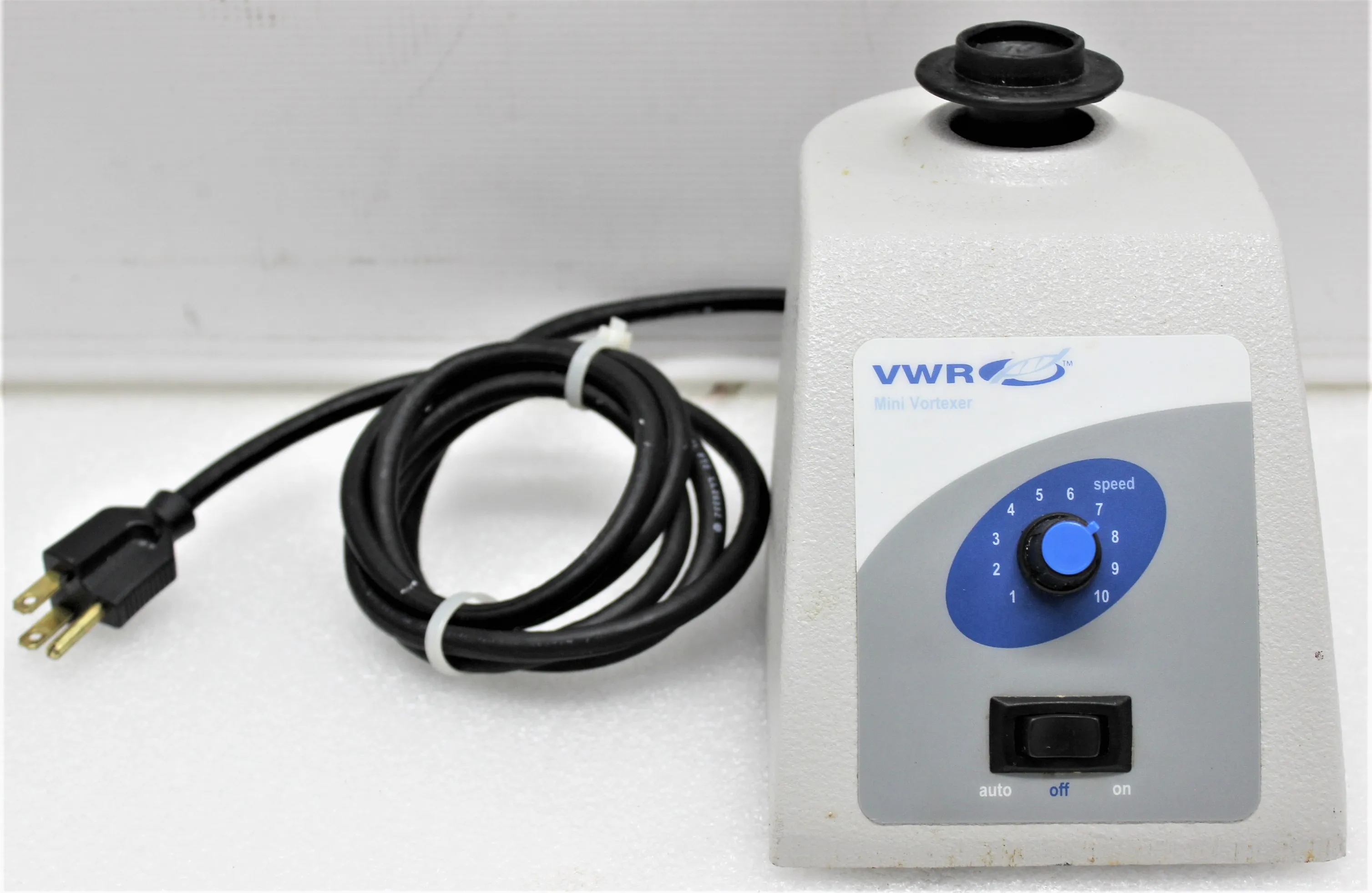 VWR Scientific Standard Mini Vortexer Cat No. 58816-121