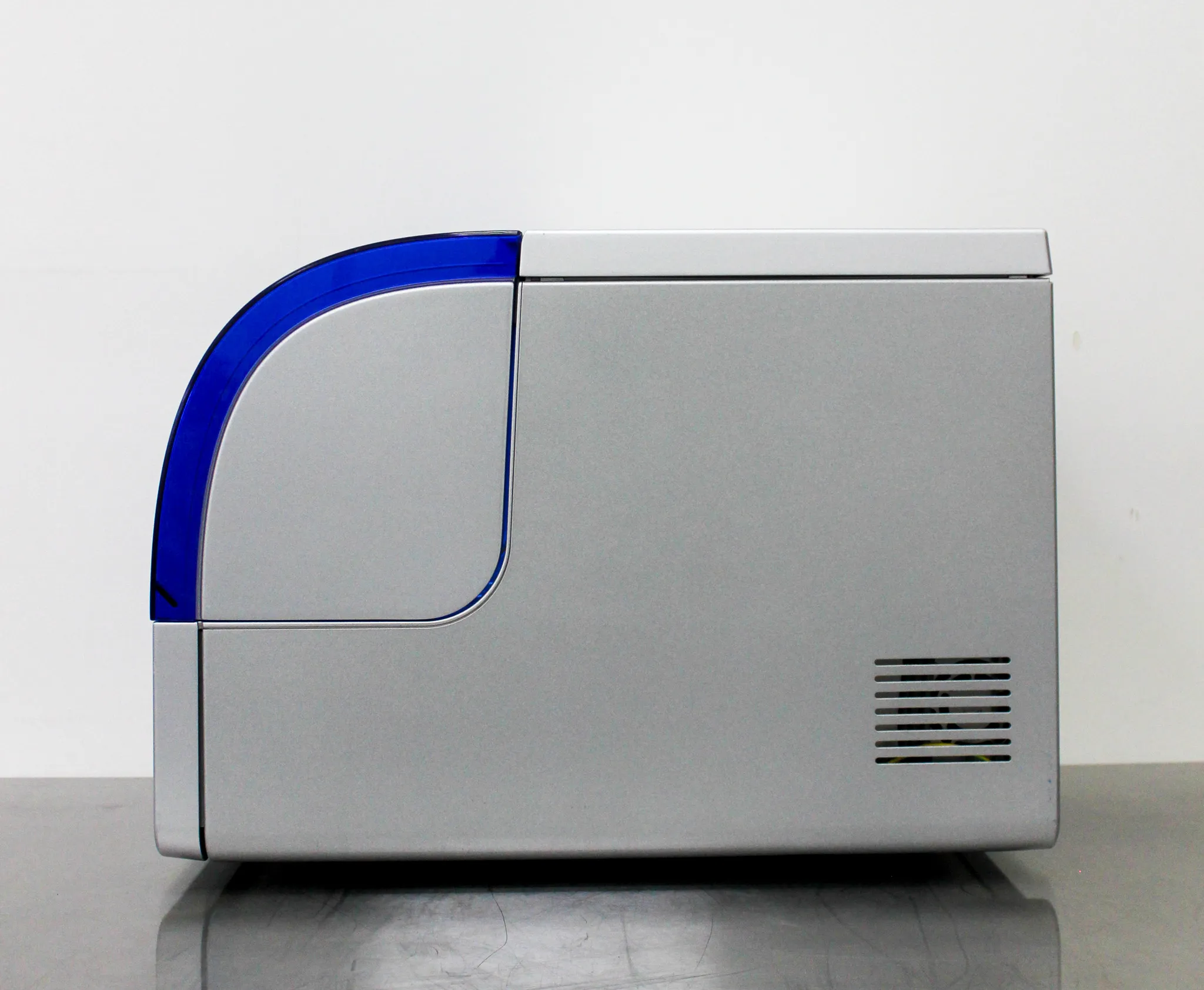 Qiagen QIAxcel Advanced DNA Synthesizer