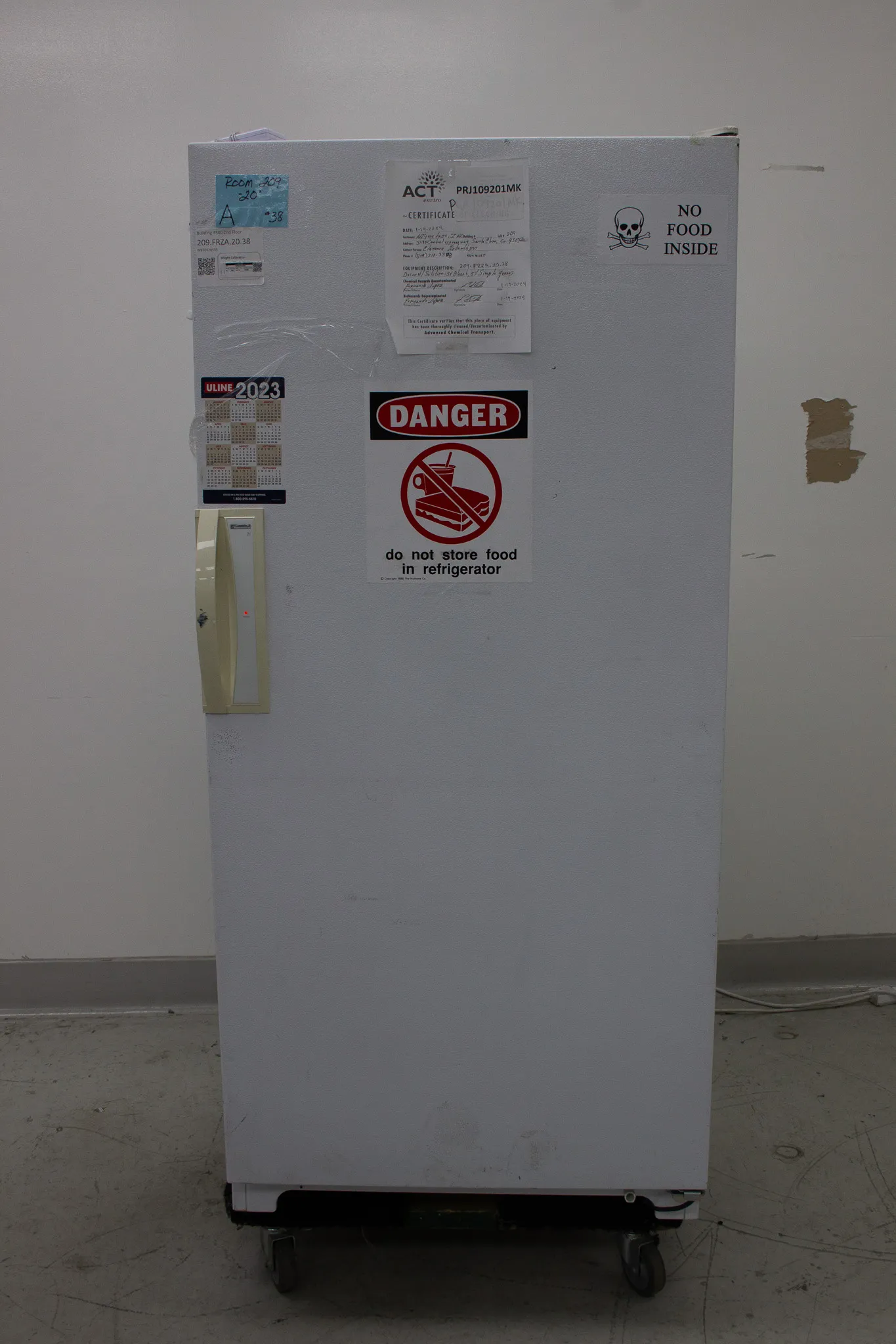 Kenmore Upright Freezer 253.9261110