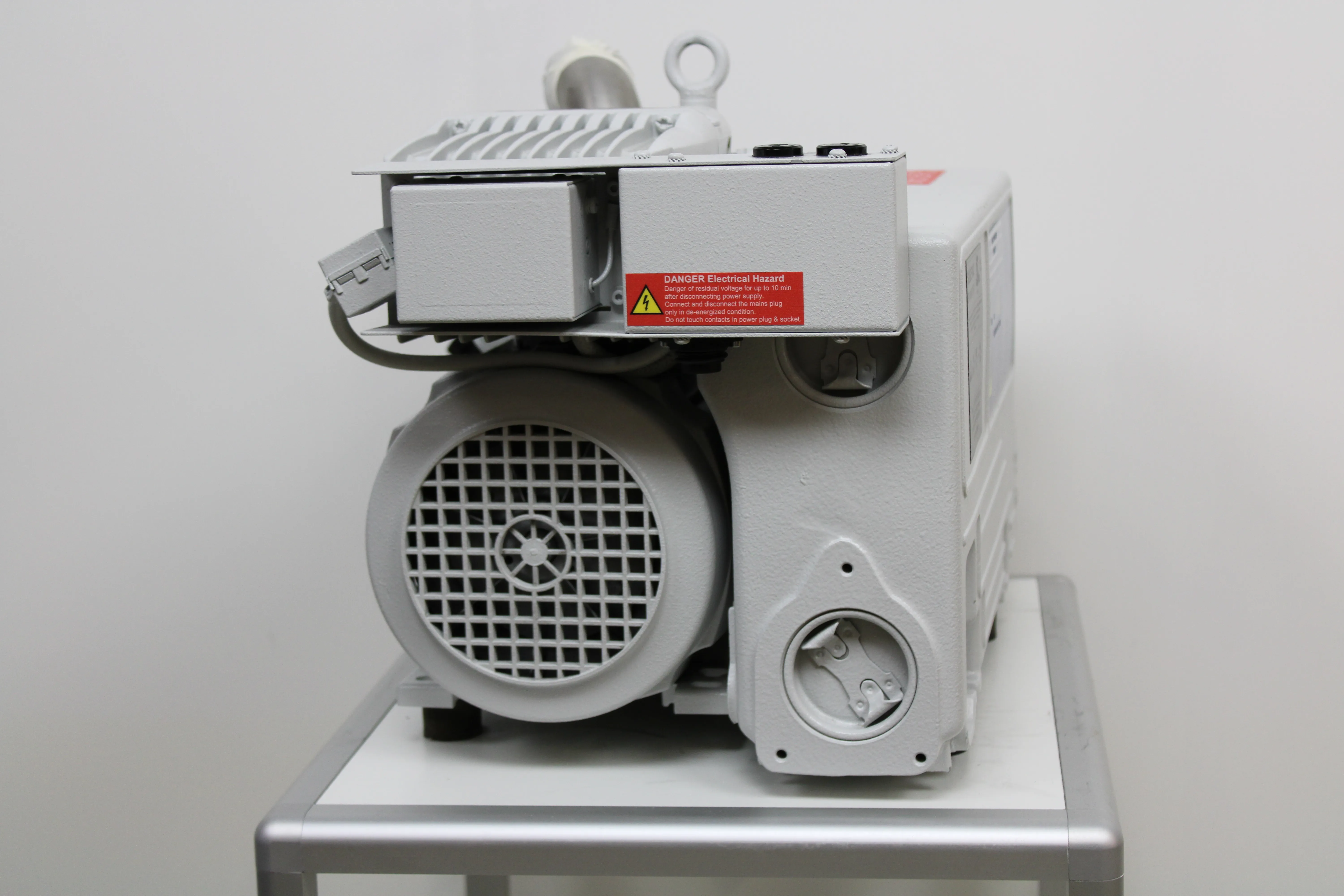 Leybold Sogevac SOGEVAC SV65BIFC 960465V013001 Vacuum Pump 230V 50Hz/60Hz Used in Good Condition