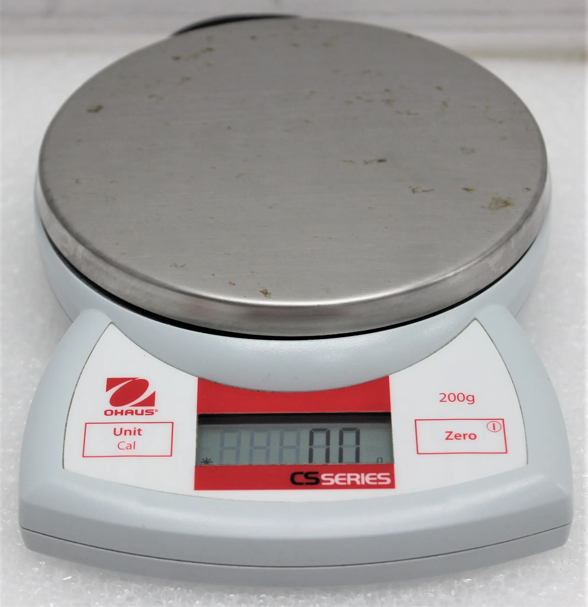 Ohaus Portable Digital Scale CS-200 for Light Production and Laboratories