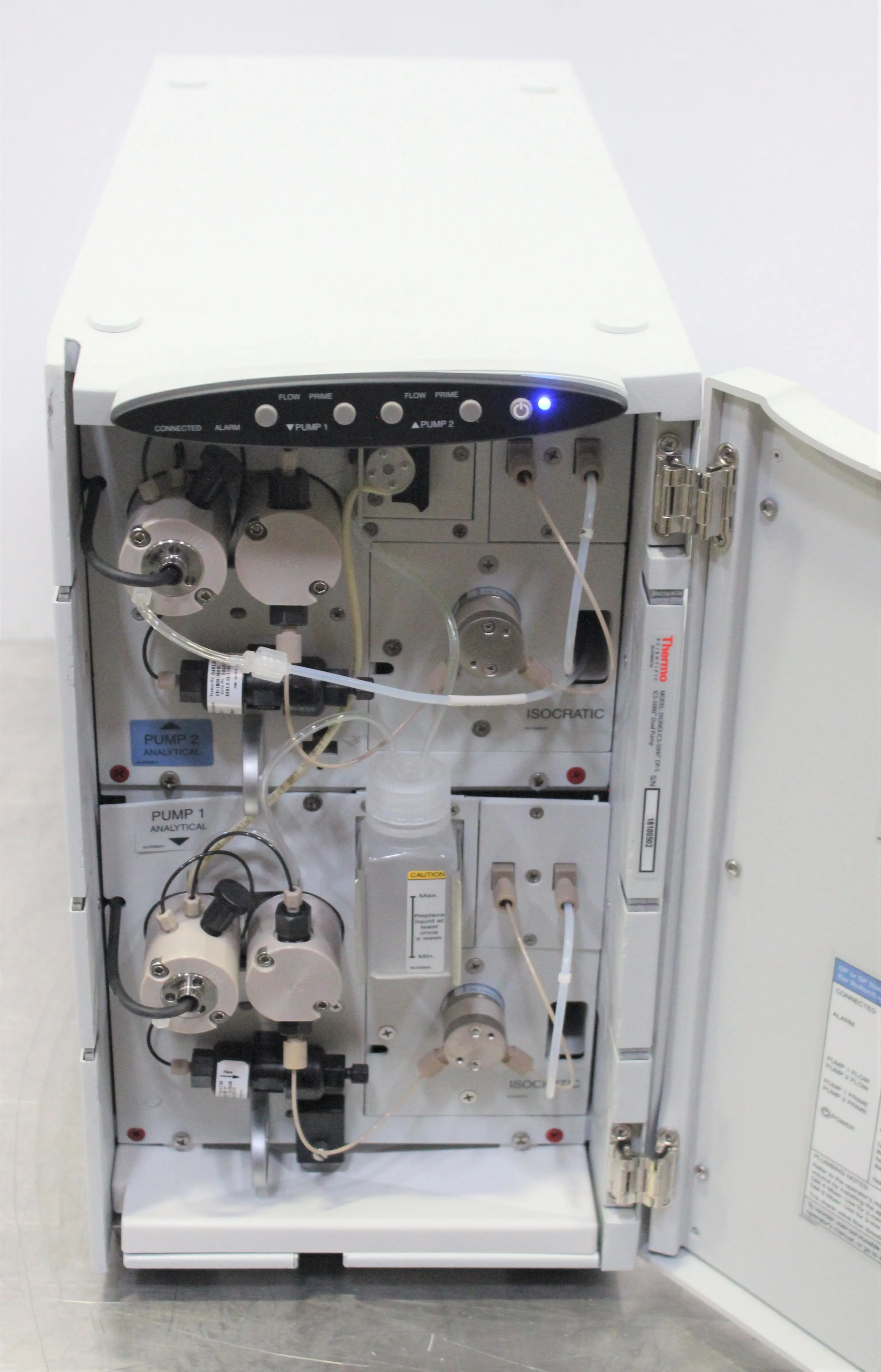 Thermo Fisher Dionex ICS-5000 DP-5 Dual Piston Pump - Needs Repairs, Severe Cosmetic Damage