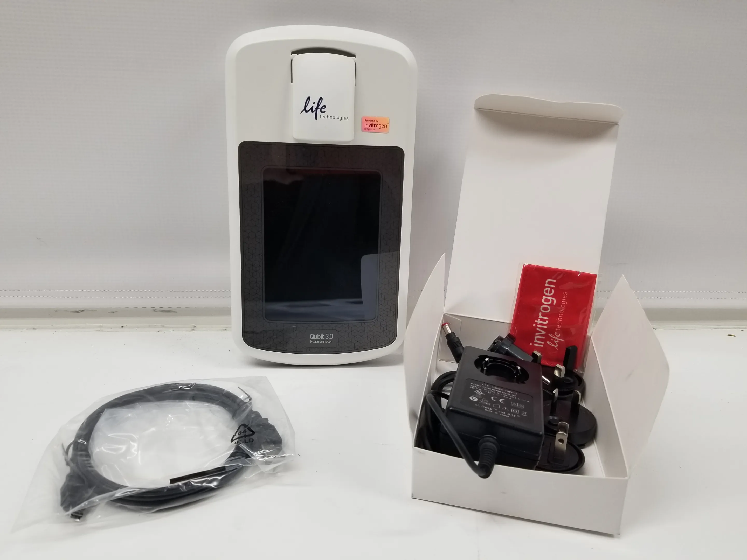 Invitrogen Q33216 Qubit 3 Fluorometer