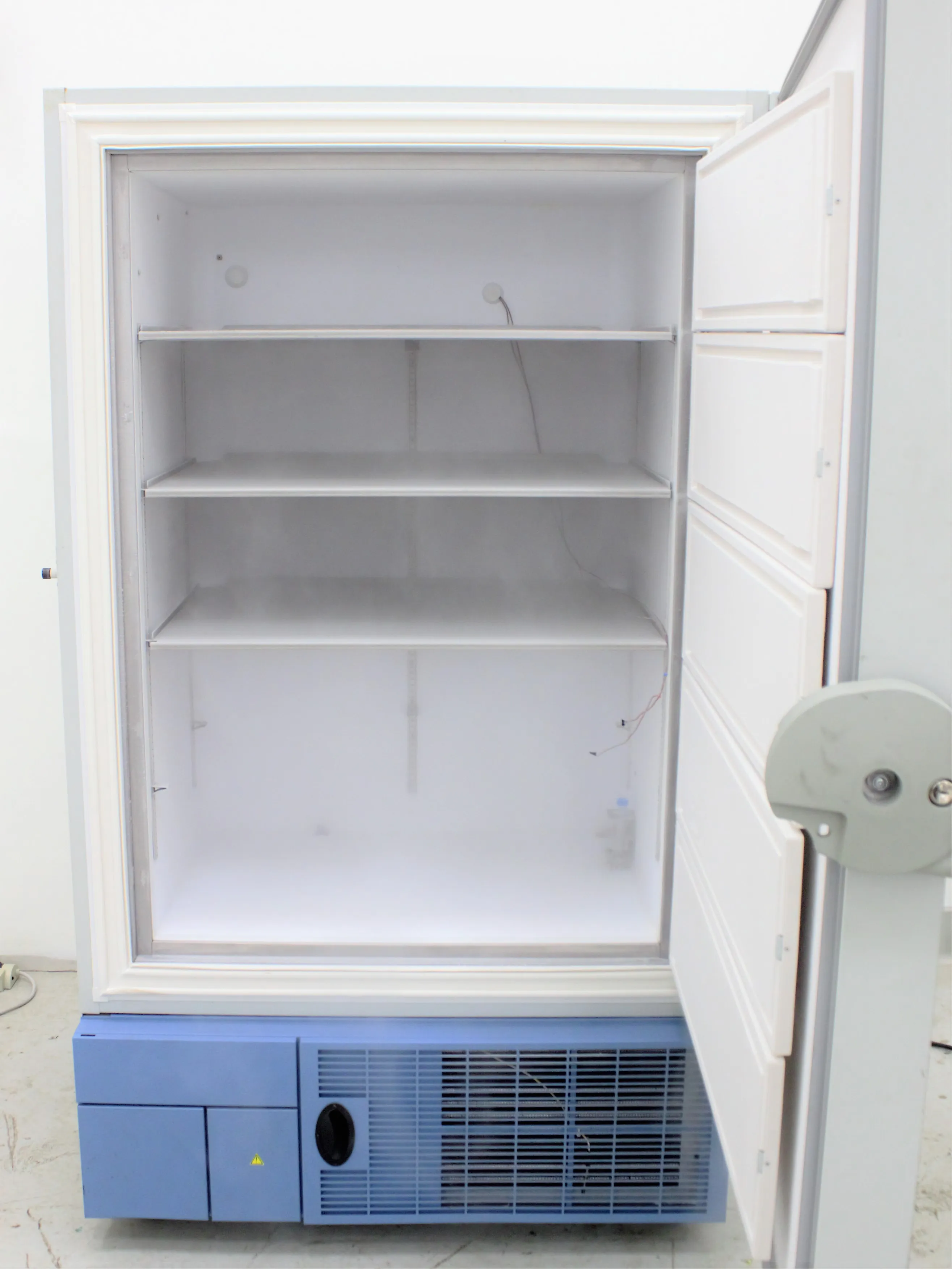 Thermo Scientific ULT2586-10-D48 Ultra Low Freezer - Refurbished Turnkey Condition (AS-IS)