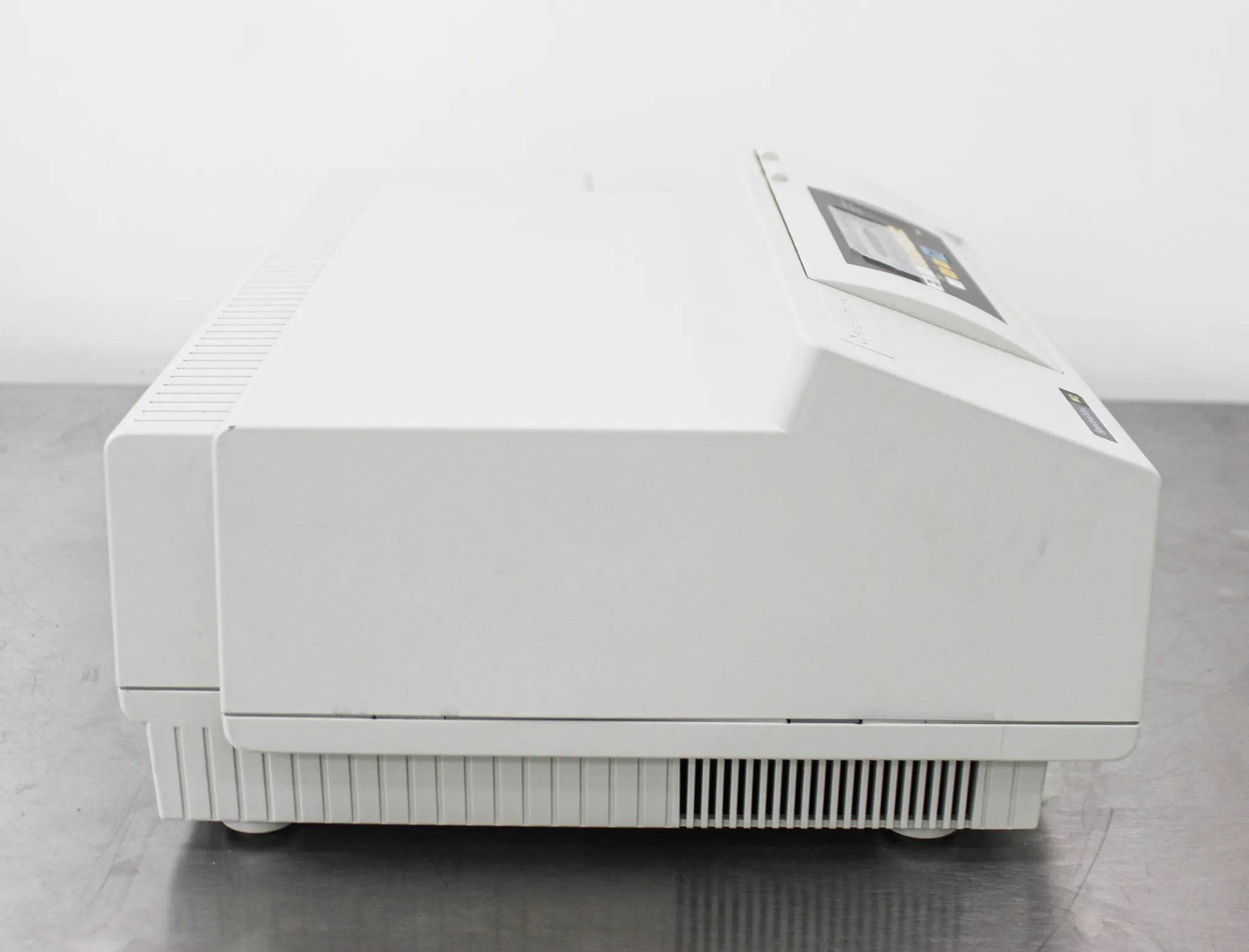 Molecular Devices SpectraMax M2 Dual-Mode Microplate Reader