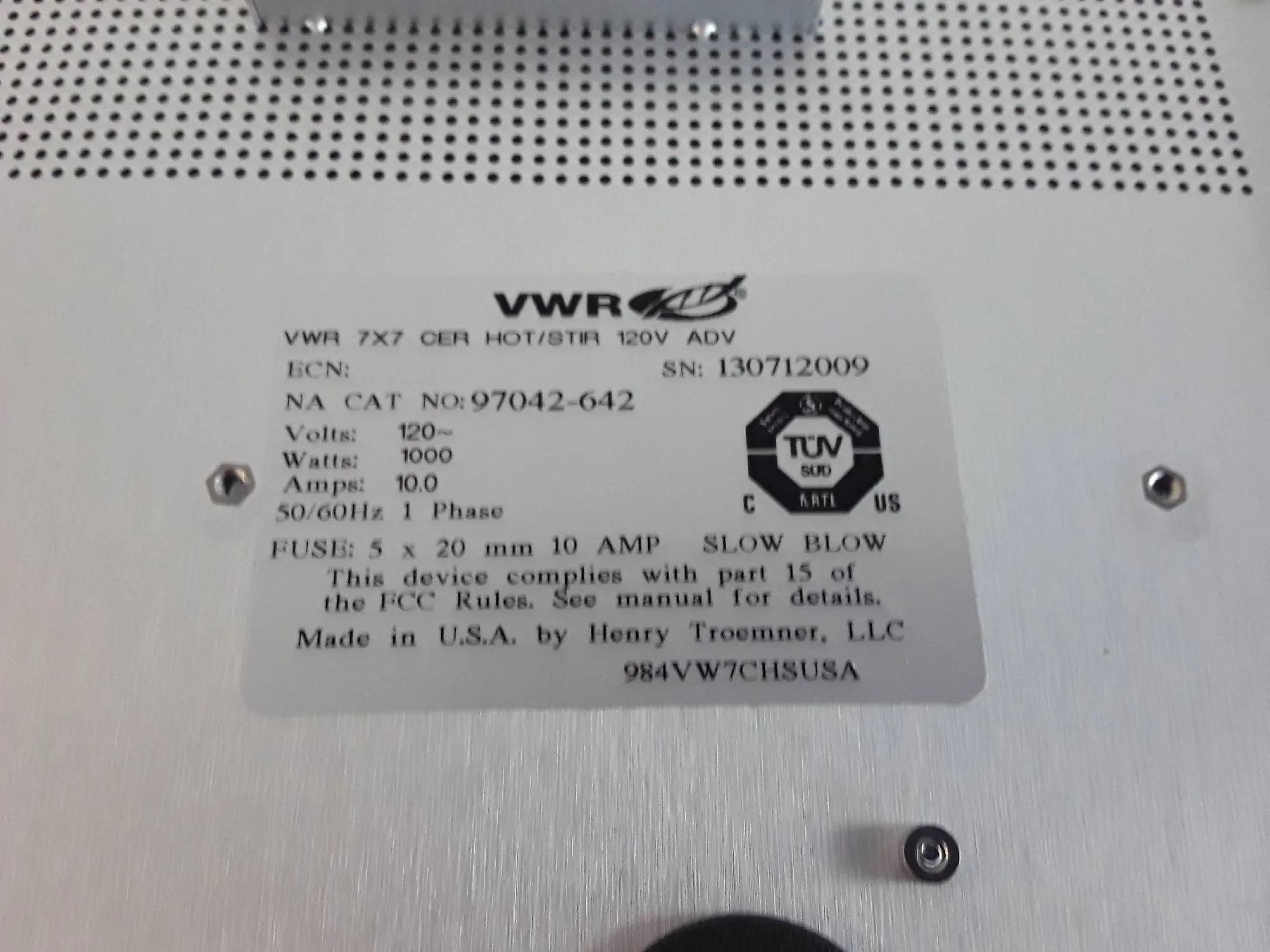 VWR Advanced Series Ceramic Surface Hot Plate Stirrer 97042-642