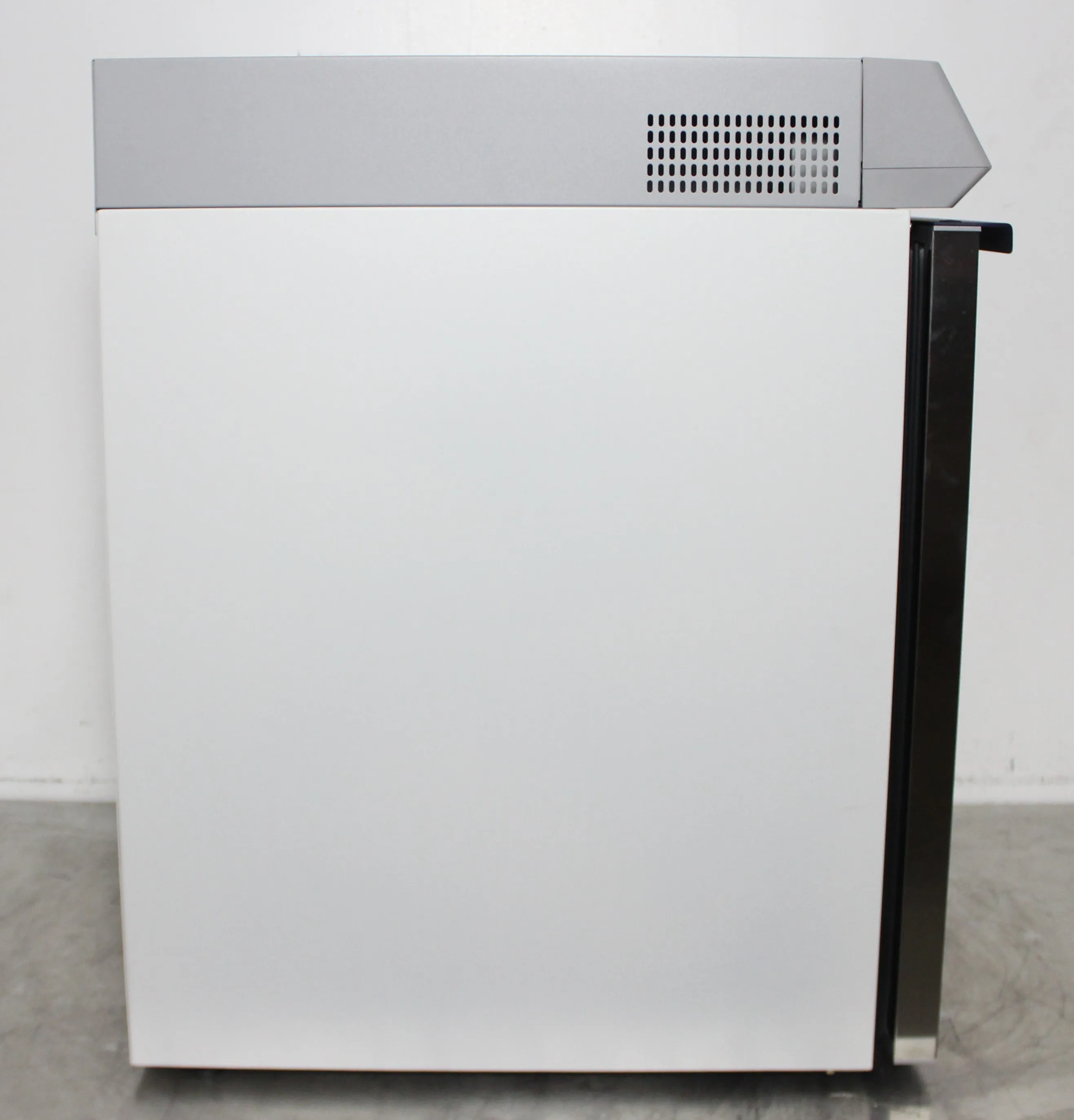 Thermo Scientific TSX505GA High Performance Undercounter Refrigerator with Glass Door