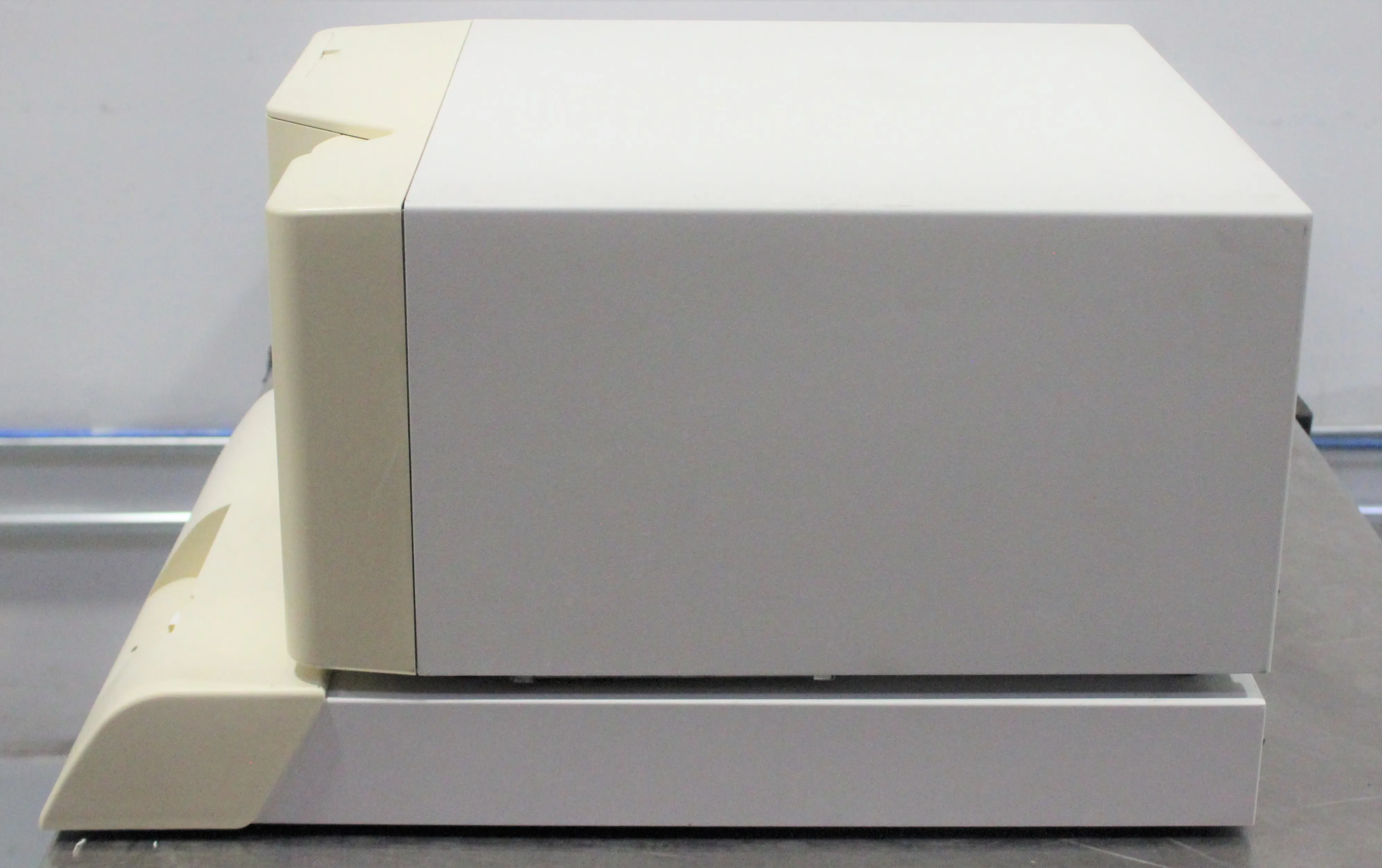 Luminex Labscan 100 Cell Based Assay Analyzer