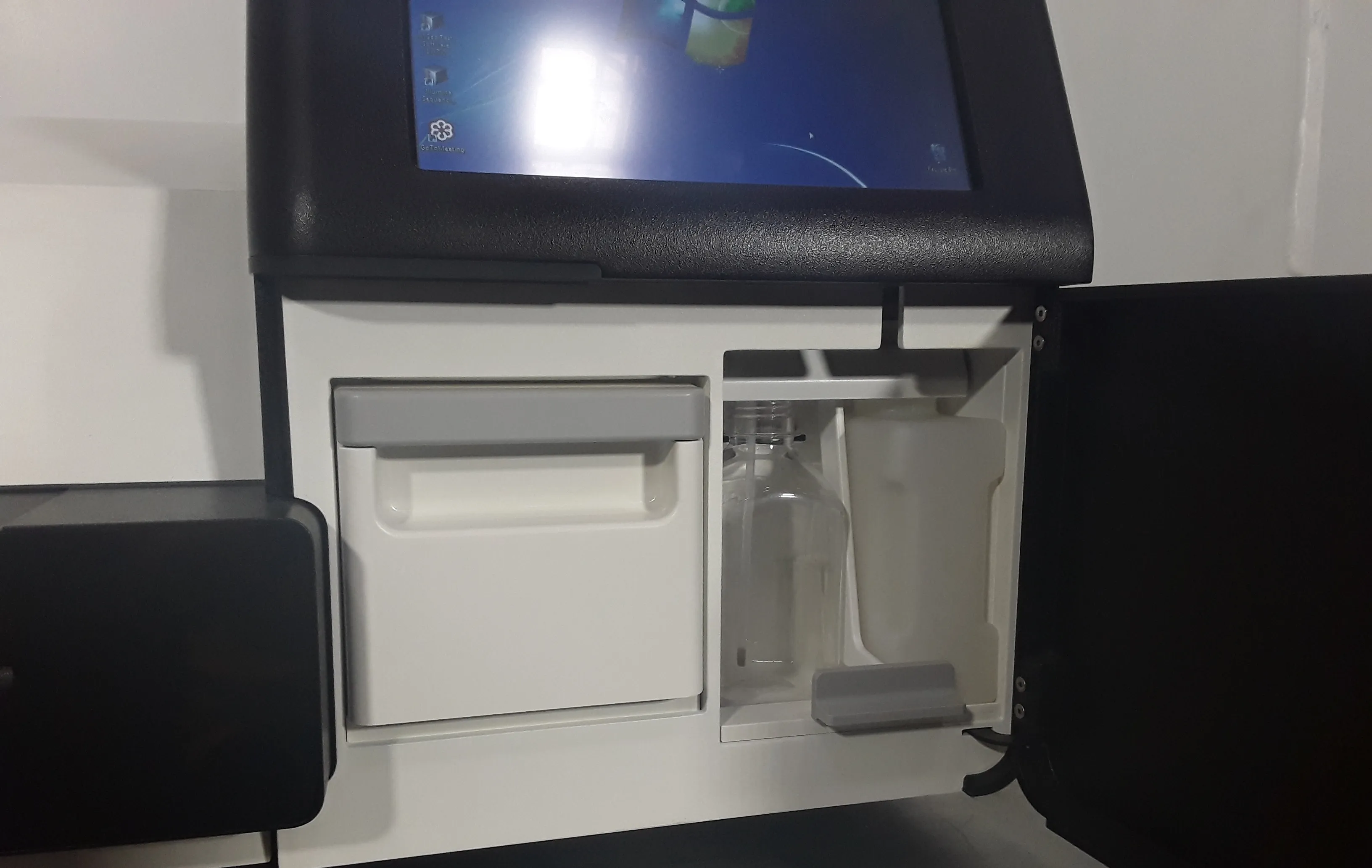 Illumina MiSeq System DNA Sequencer SY-410-1003