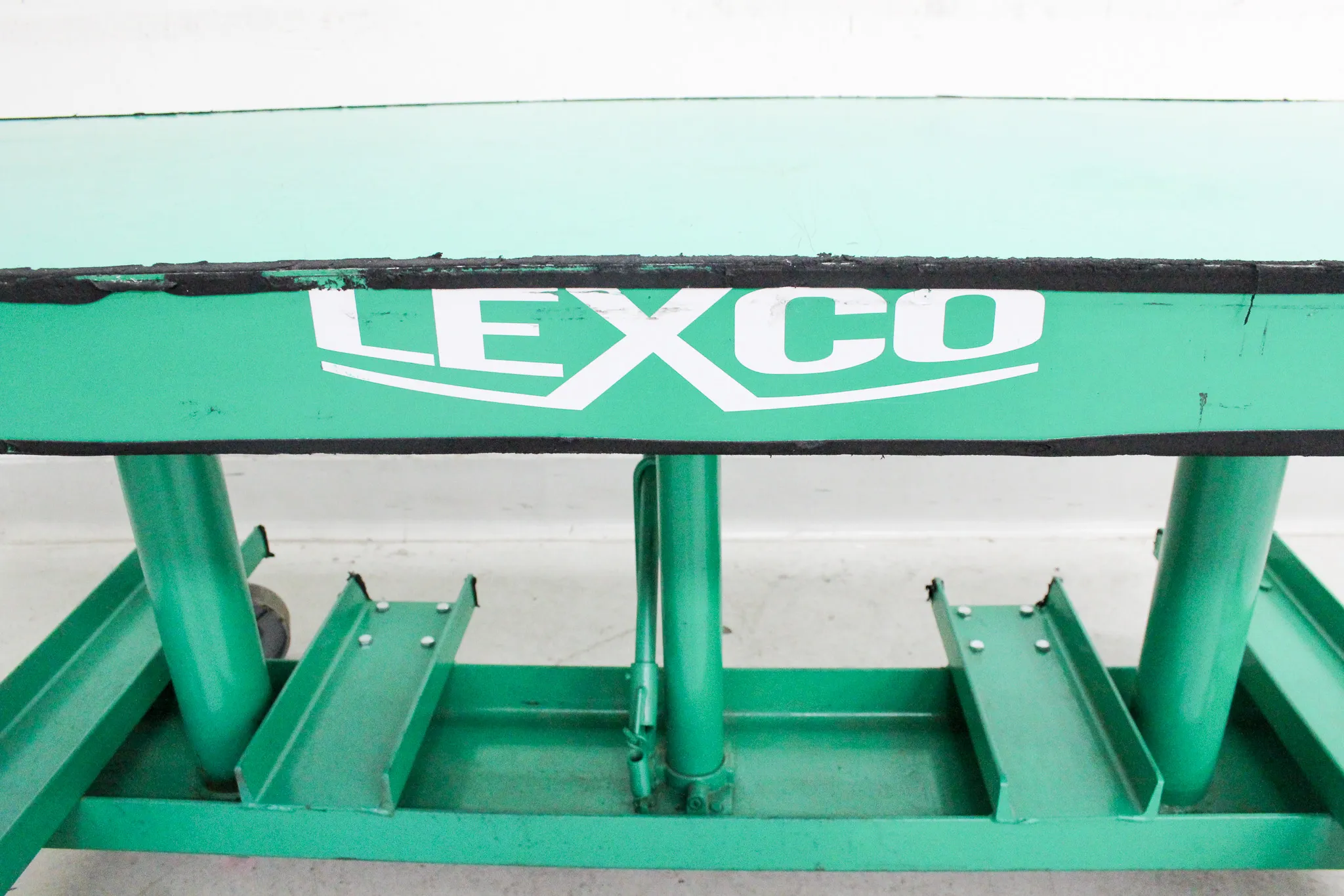 Wesco Lexco 2000lb Hydraulic Foot Operated Lift Table, P/N STN-3006-SF-A