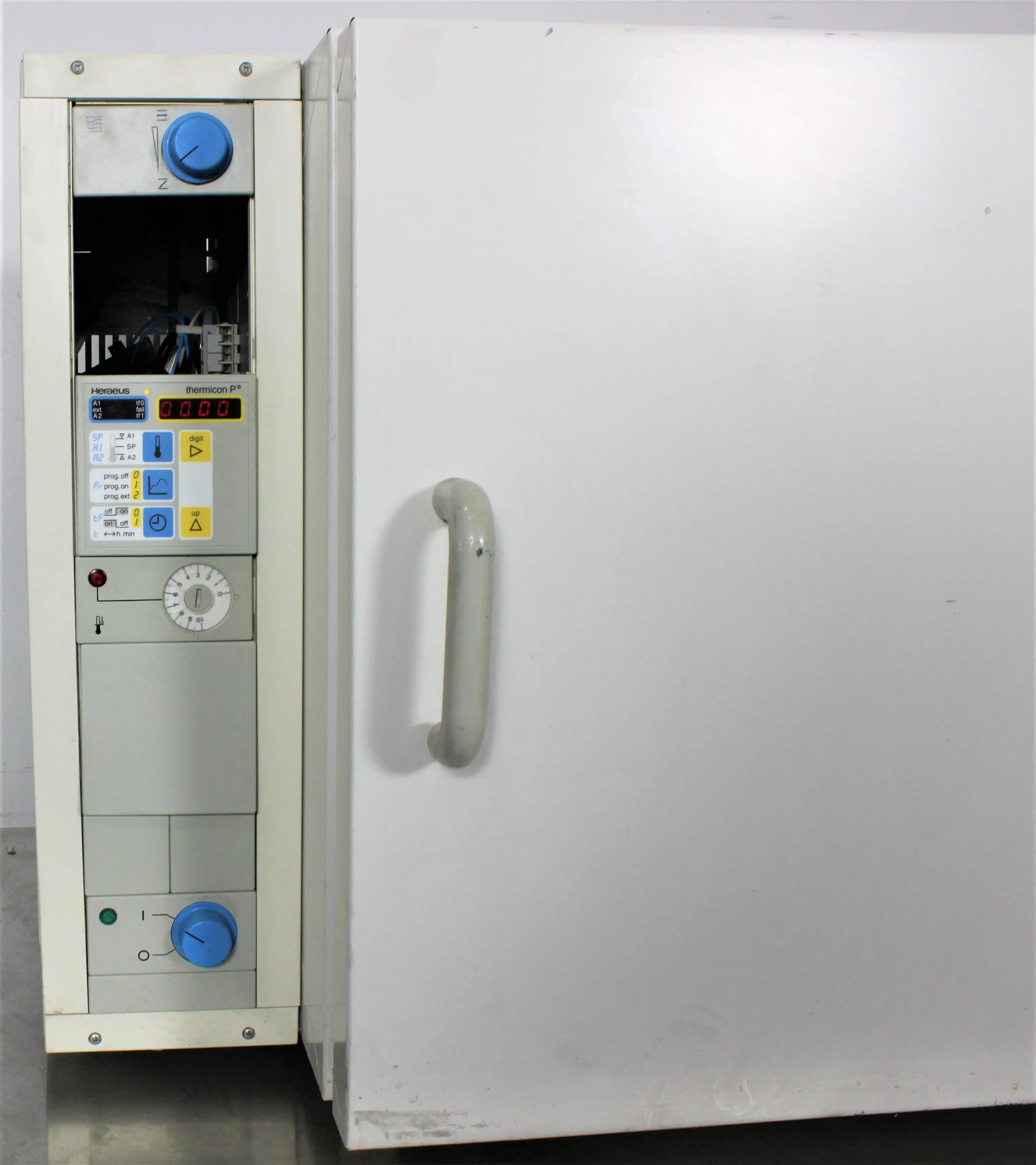 Heraeus B 6060 CO2 Incubator for Laboratory and Research Use - Needs Repairs - AS-IS Sale