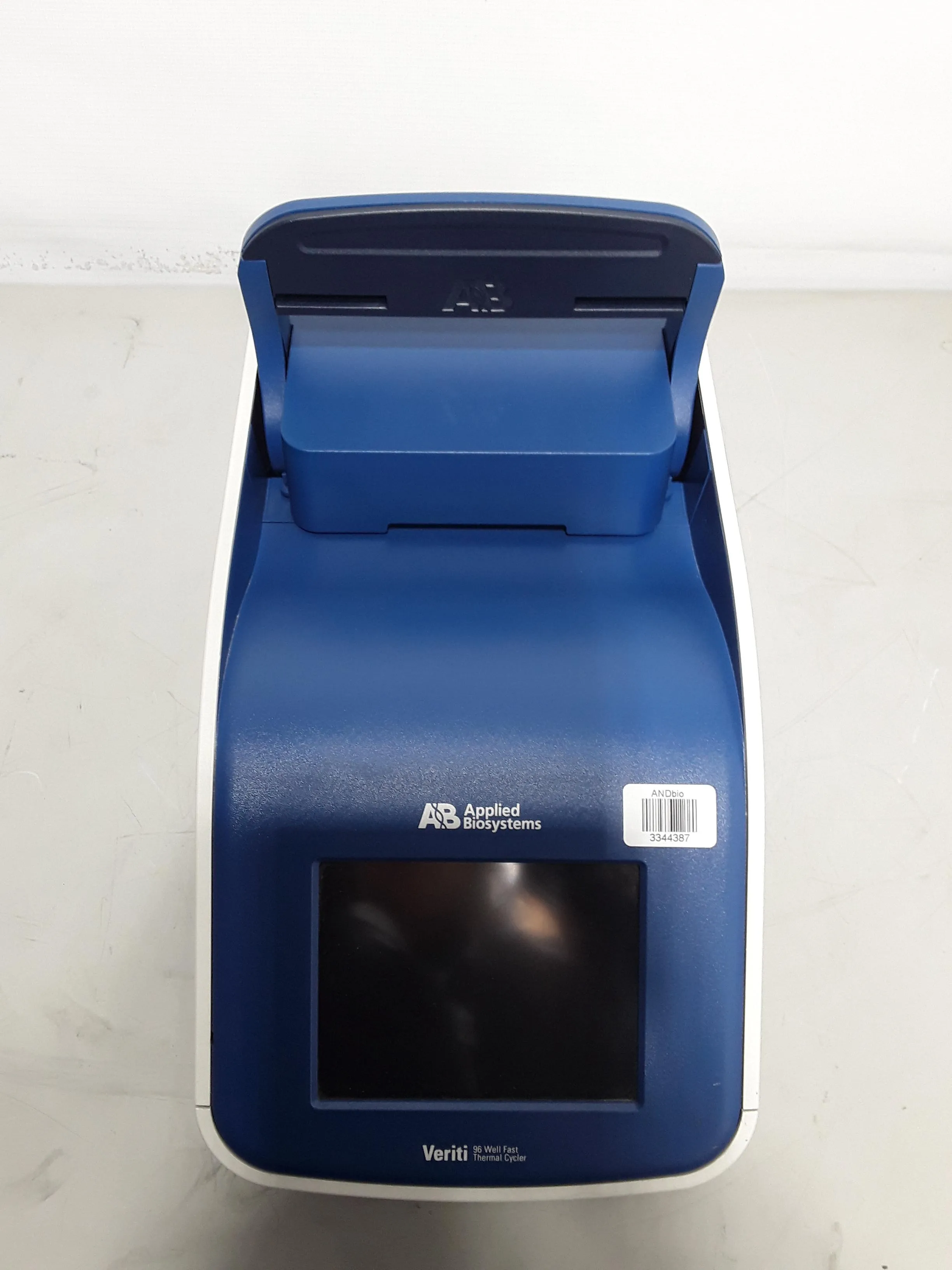 Applied Biosystems 9901 Veriti 96-Well Fast Thermal Cycler