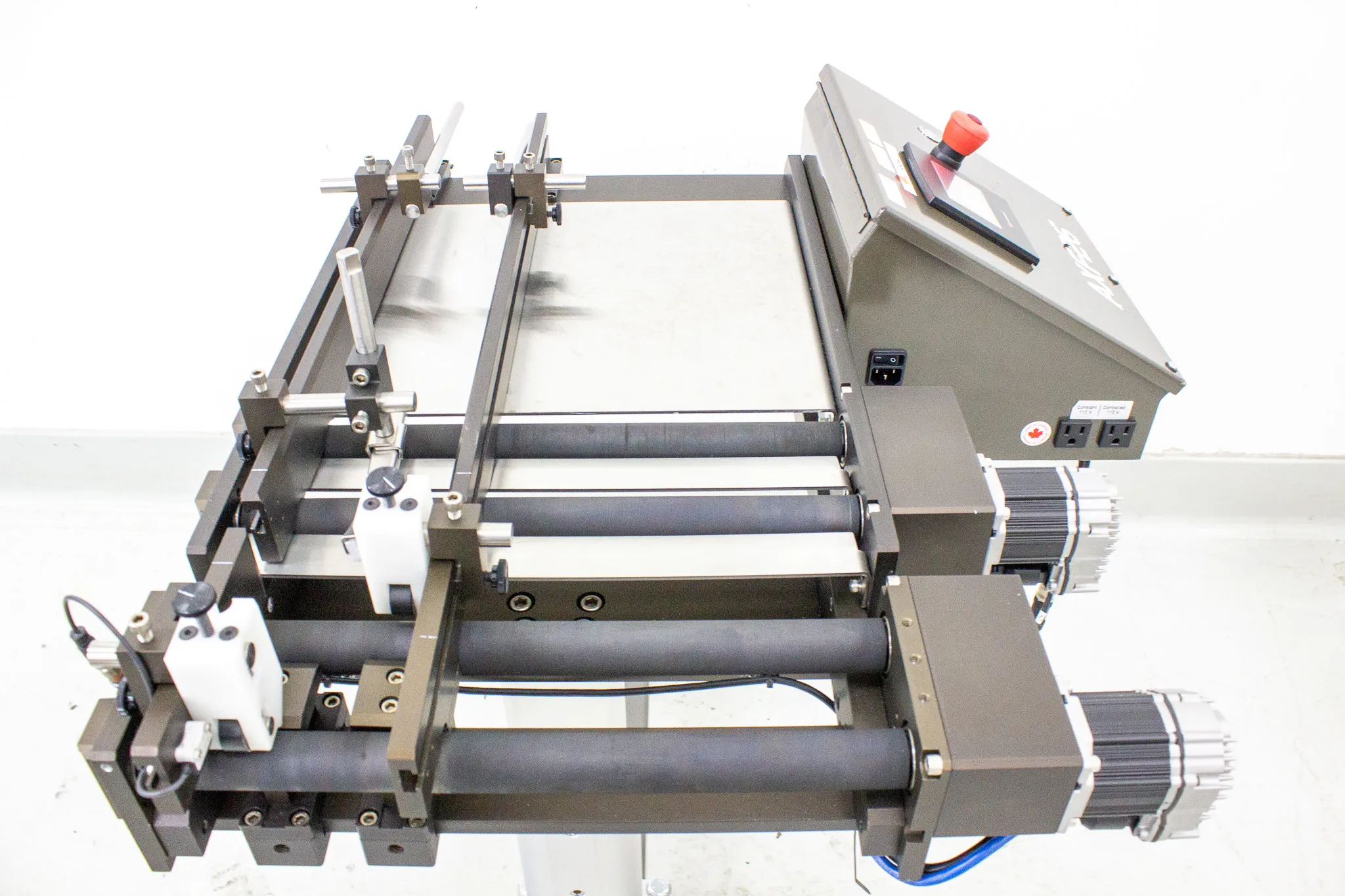 AccentLabel Automatic Pouch Xpress Feeder AXF26 by REUZEit