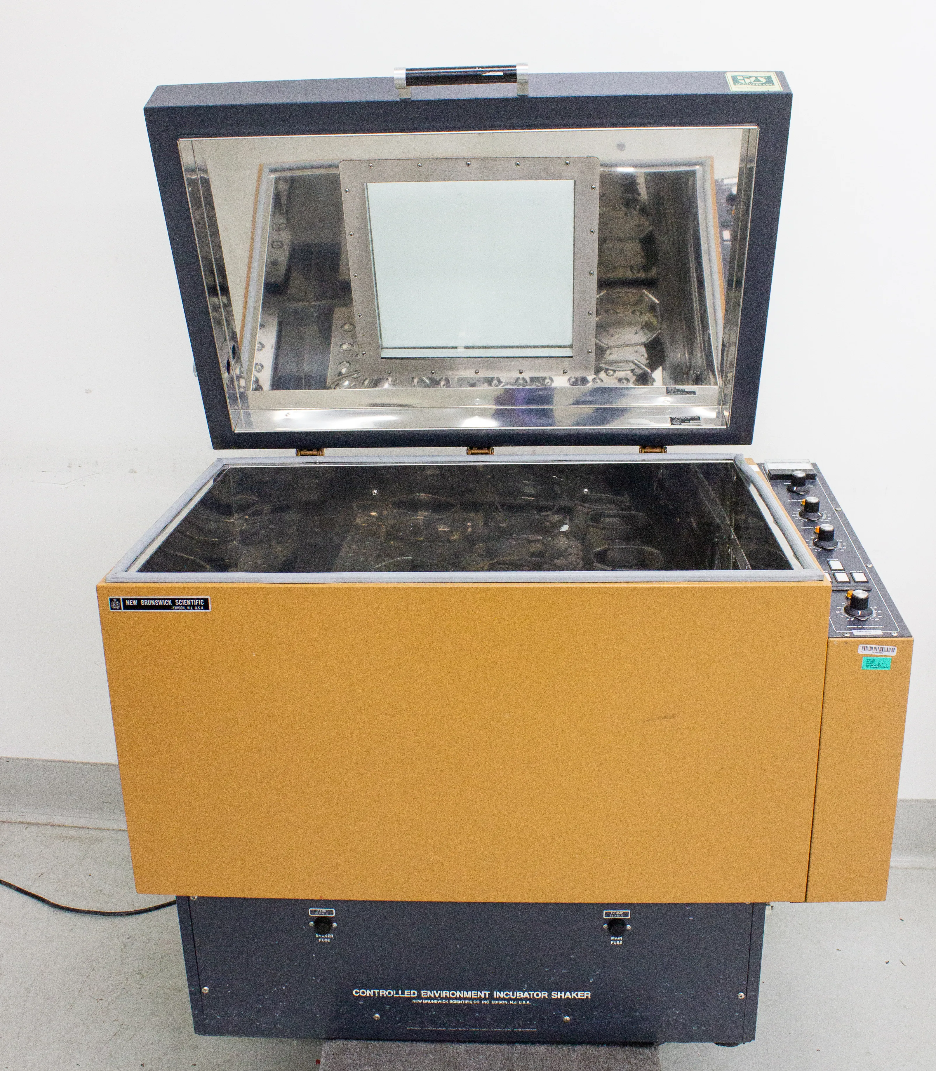 New Brunswick G-25KC Controlled Environment Incubator Shaker, For Parts or Repair