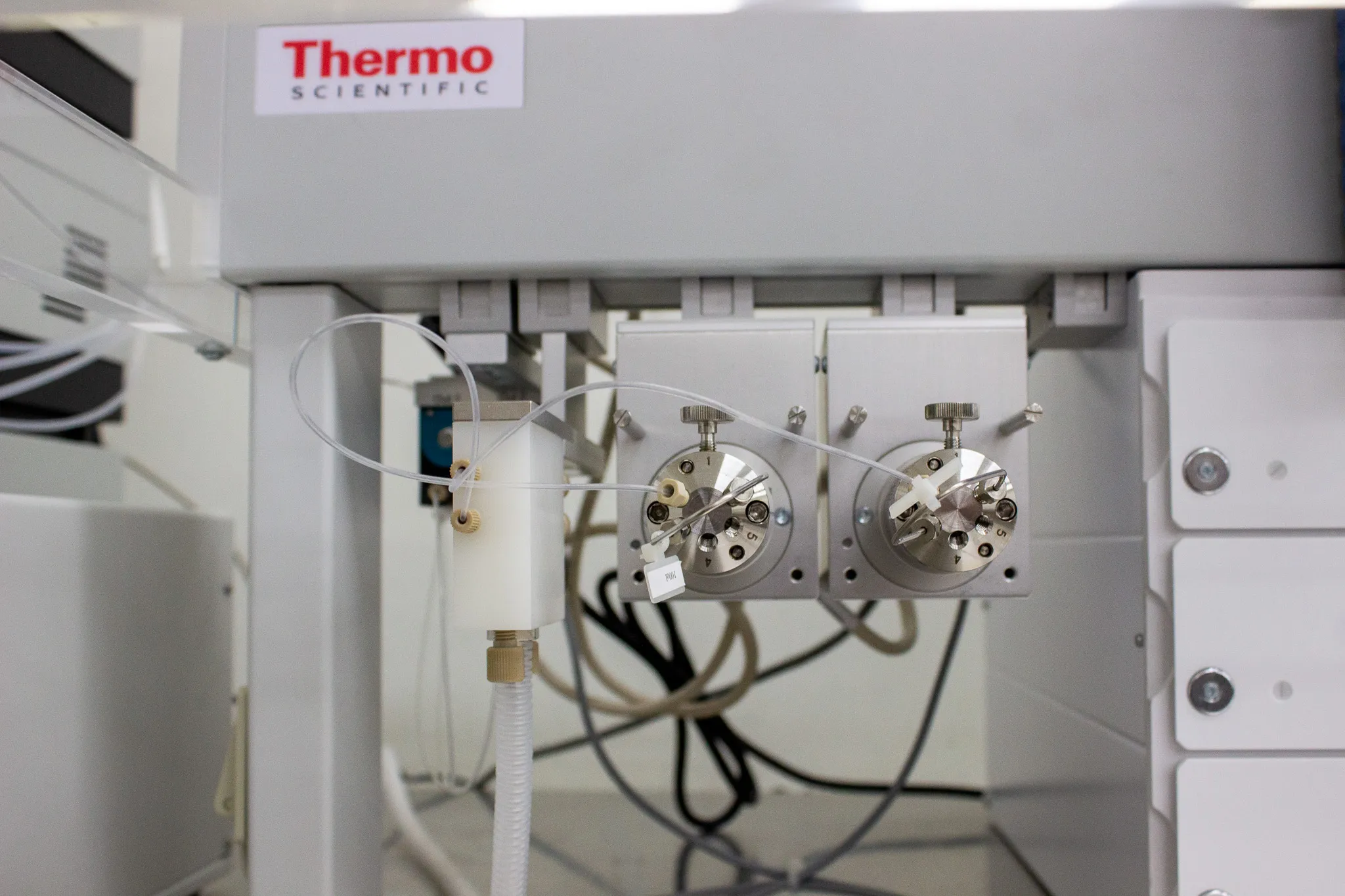 Thermo UltiMate 3000 Transcend II LX2 HPLC System