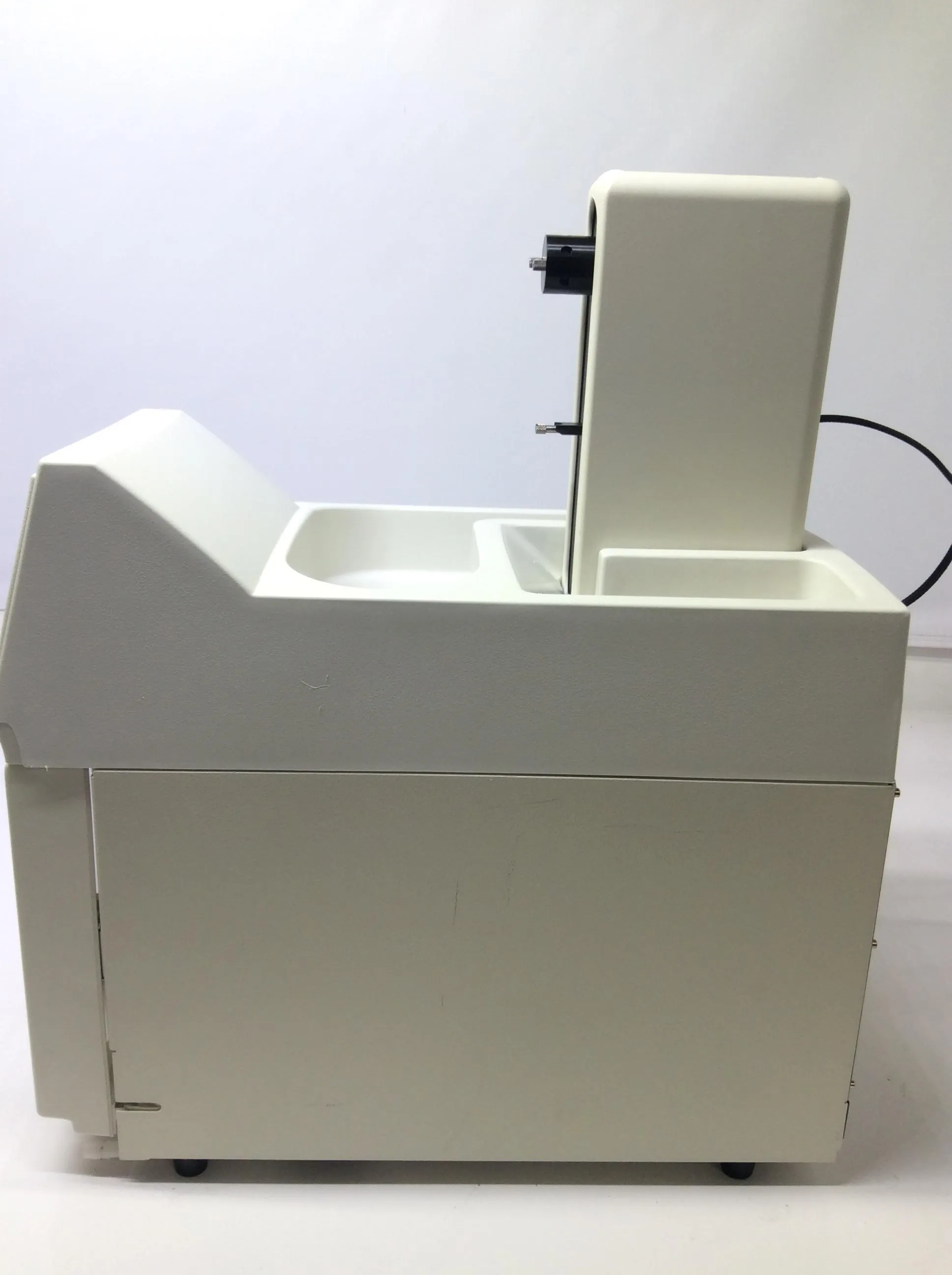 Dionex AS-1 Autosampler for Laboratory HPLC / FPLC / GC / CE