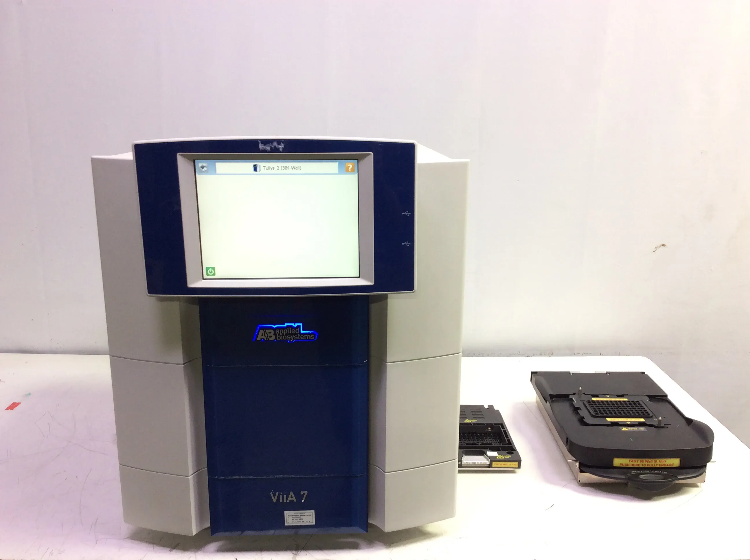 Used Applied Biosystems ViiA 7 Real Time PCR System Molecular Biology