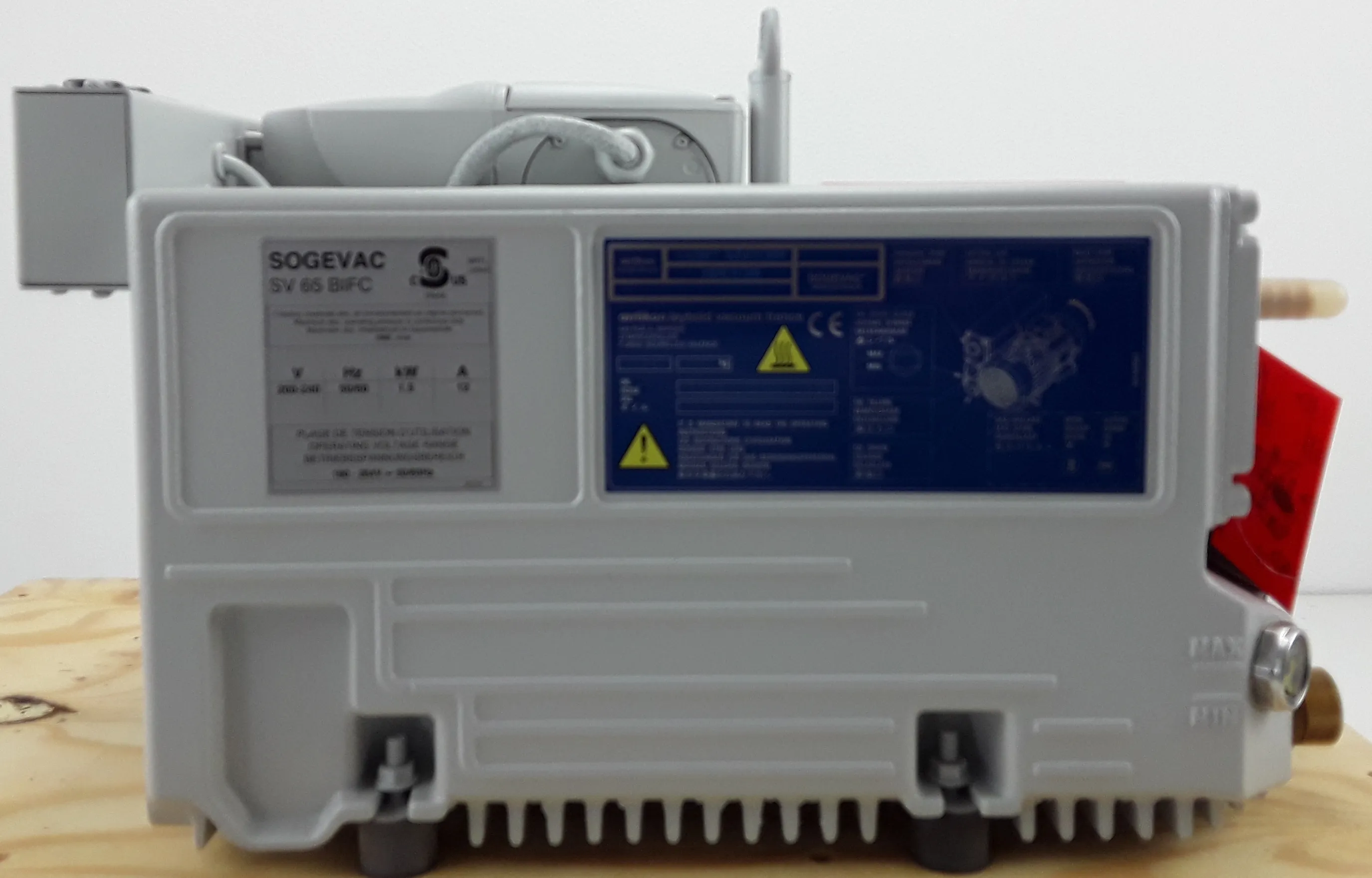 Oerlikon Leybold Vacuum SV65 BI FC Vacuum Pump