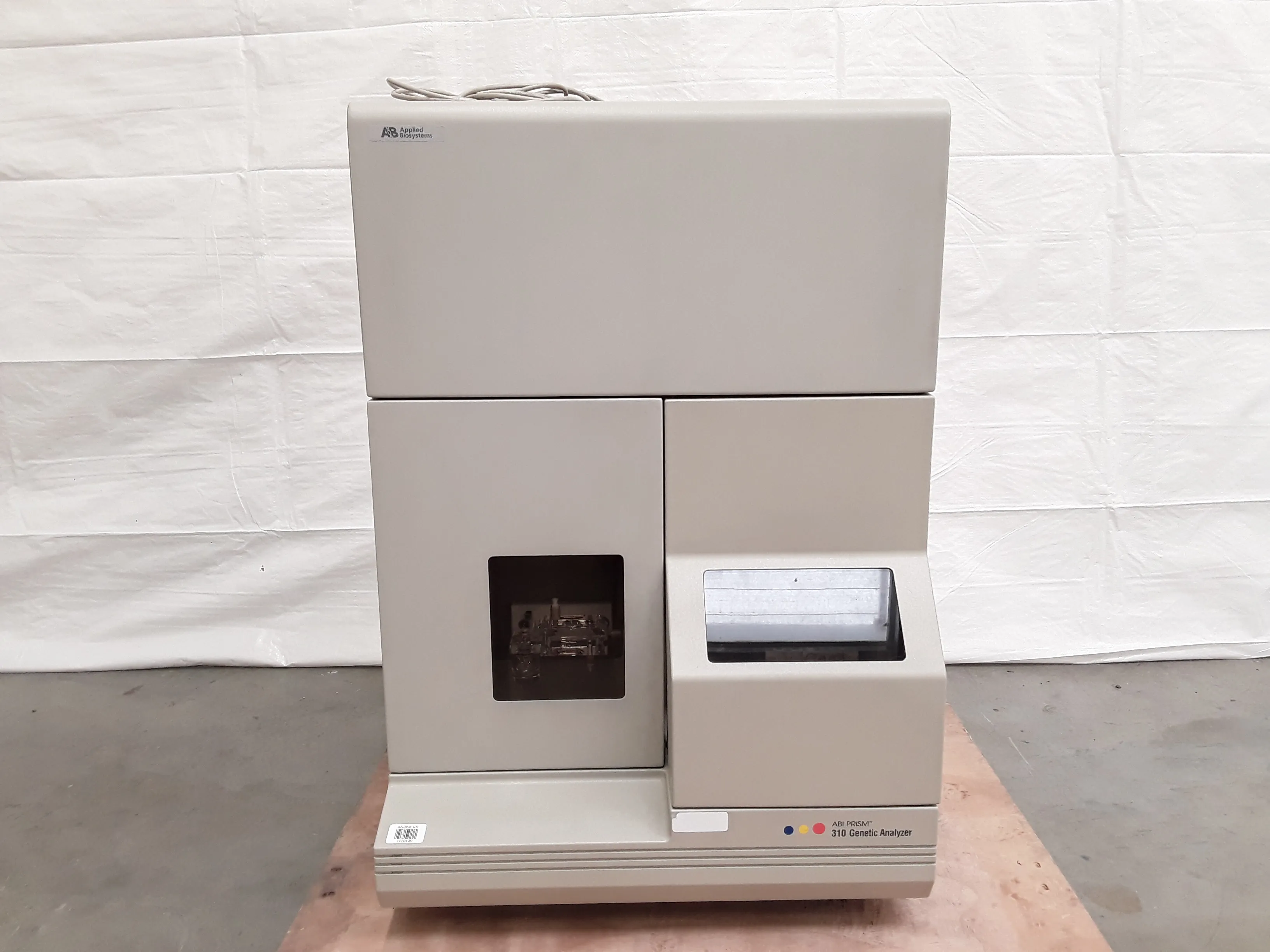 ABI PRISM 310 Genetic Analyzer DNA Sequencer 310 Genetic Analyzer 230V