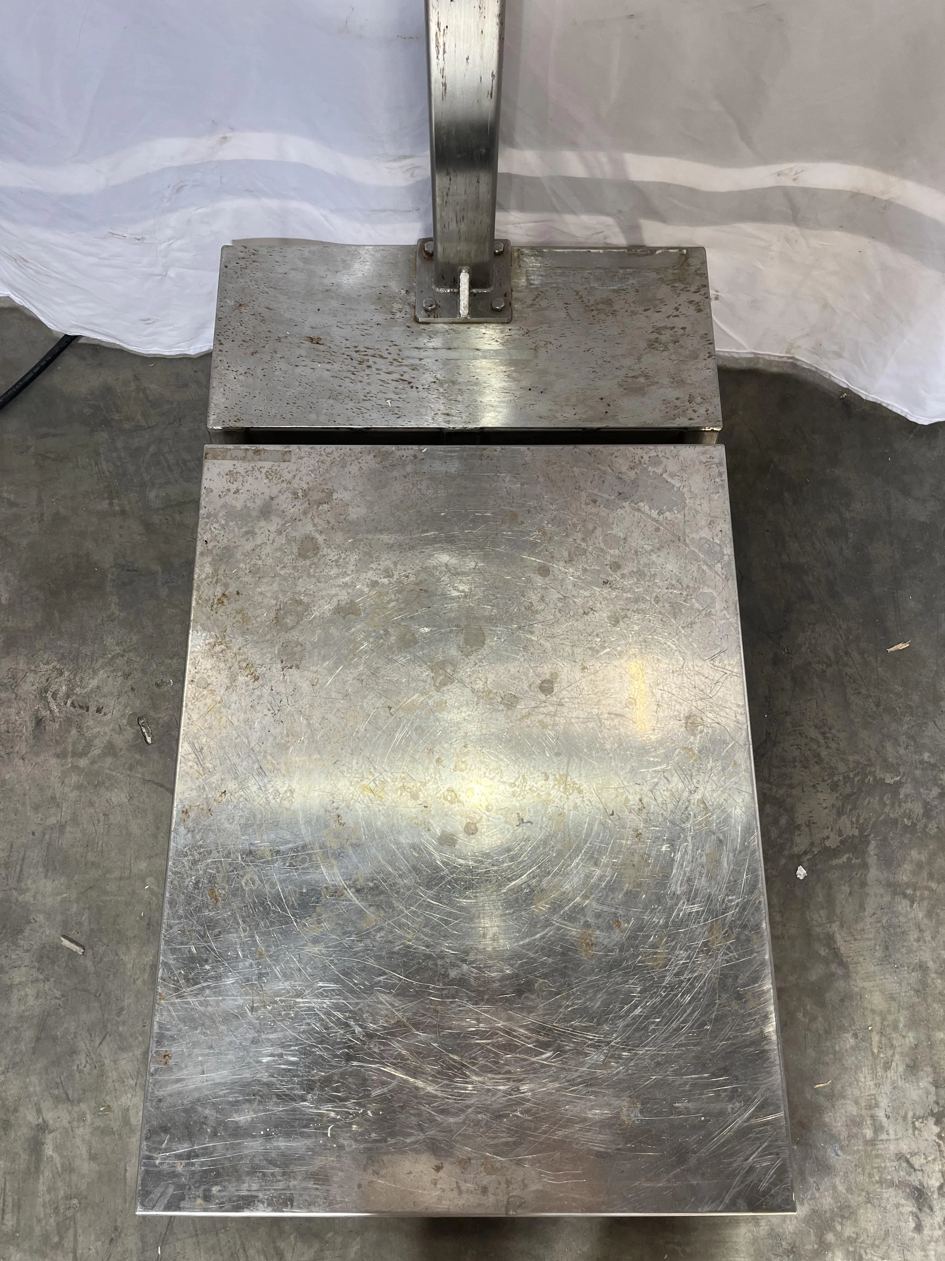 Mettler Toledo IND560 with Deckmate Floor Scale