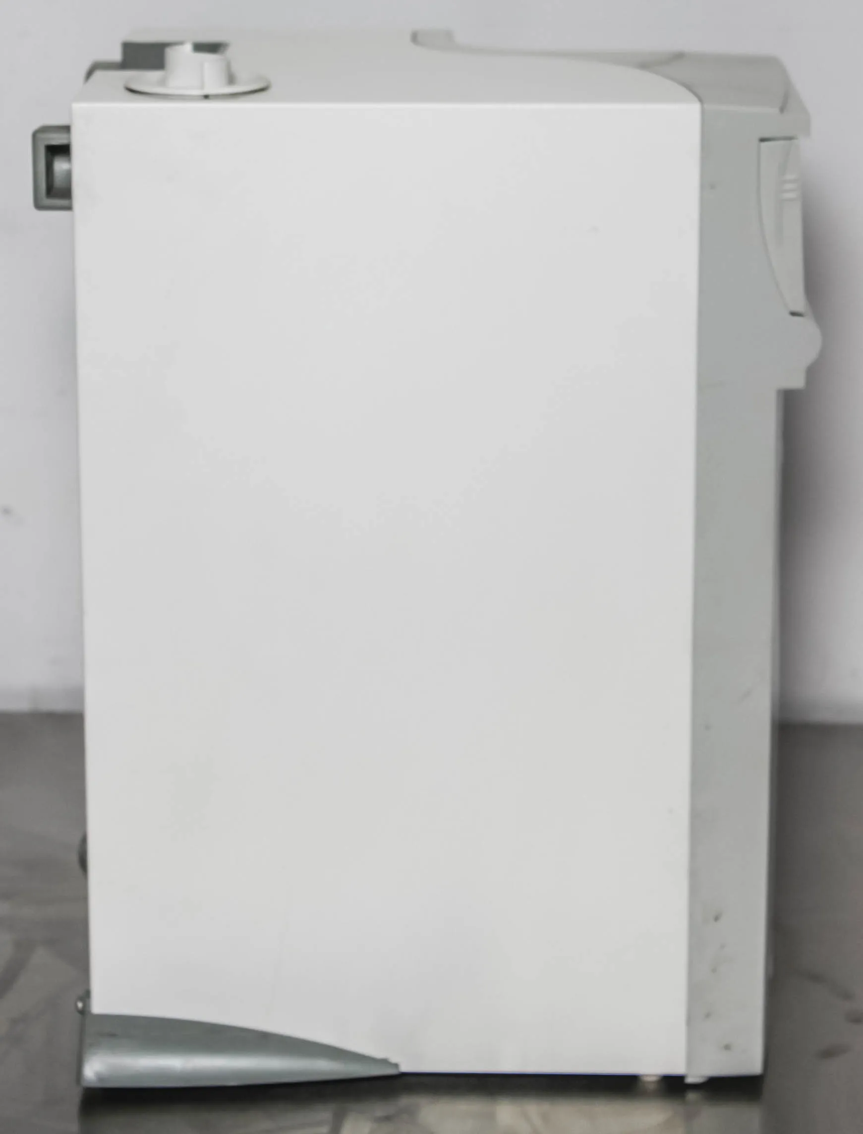 Used Millipore Elix 10 Water Purification System Elix 10