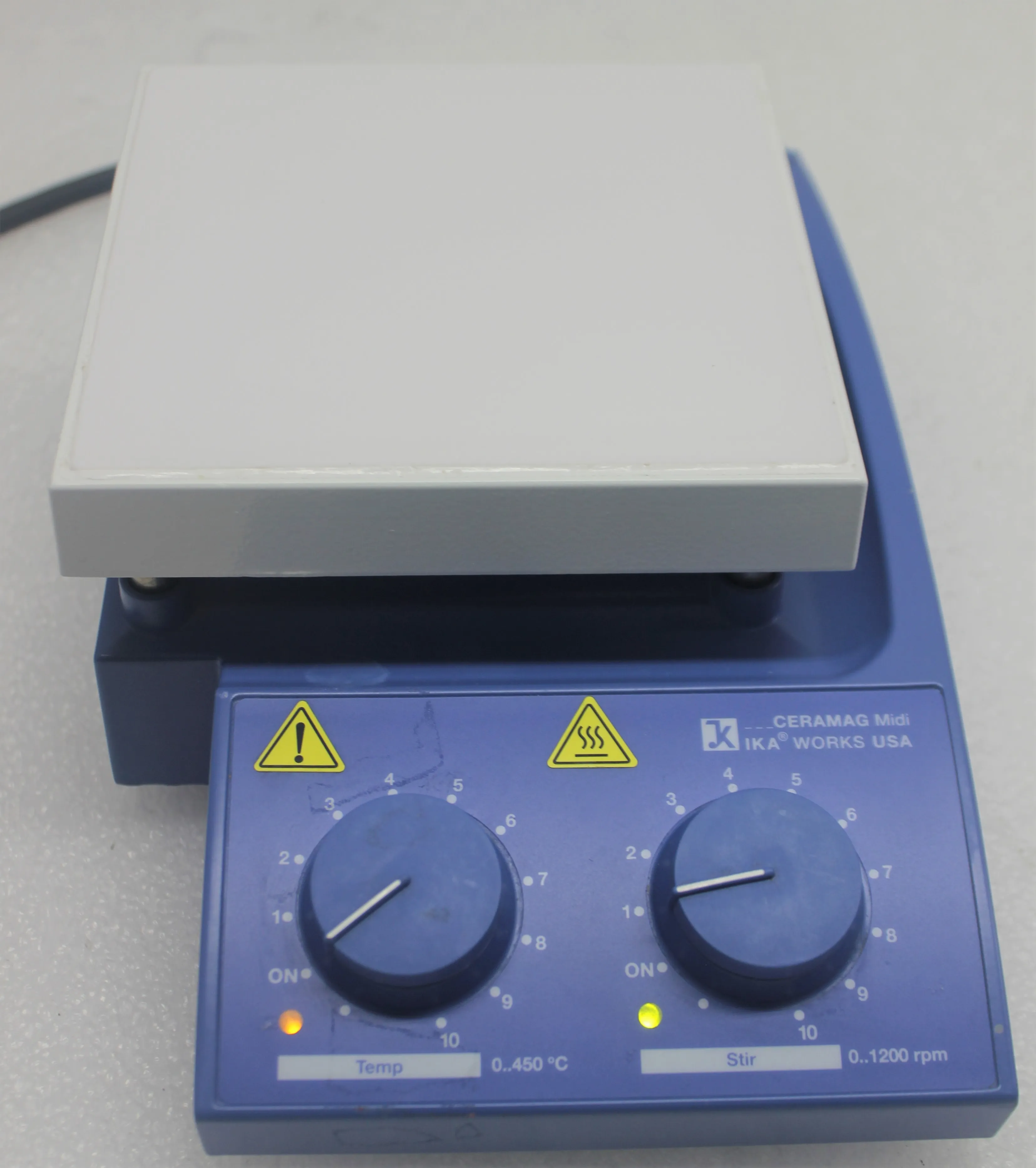 IKA CERAMAG Hotplate Stirrer - Used Lab Equipment