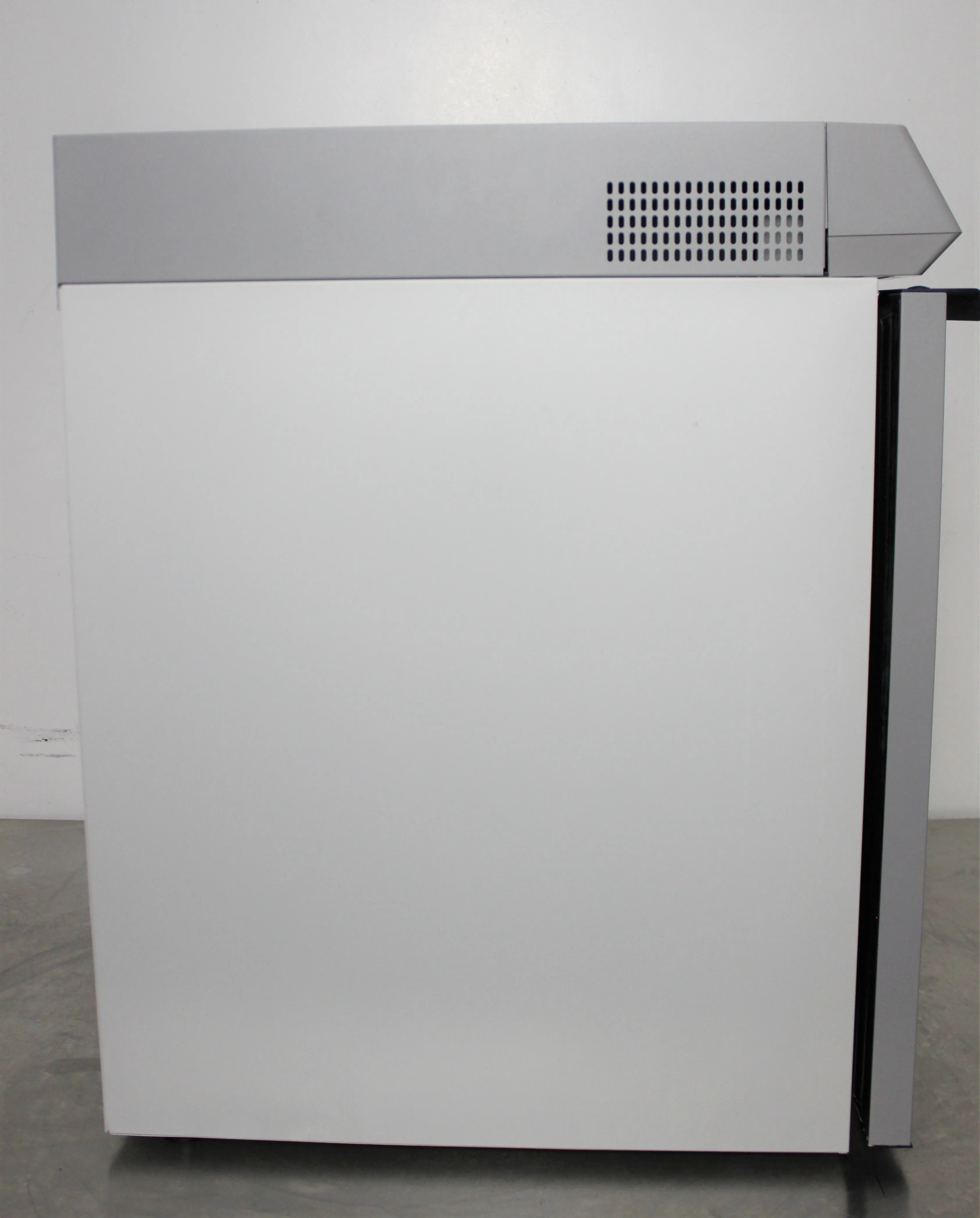 Thermo Scientific TSX Series Undercounter Lab Refrigerator