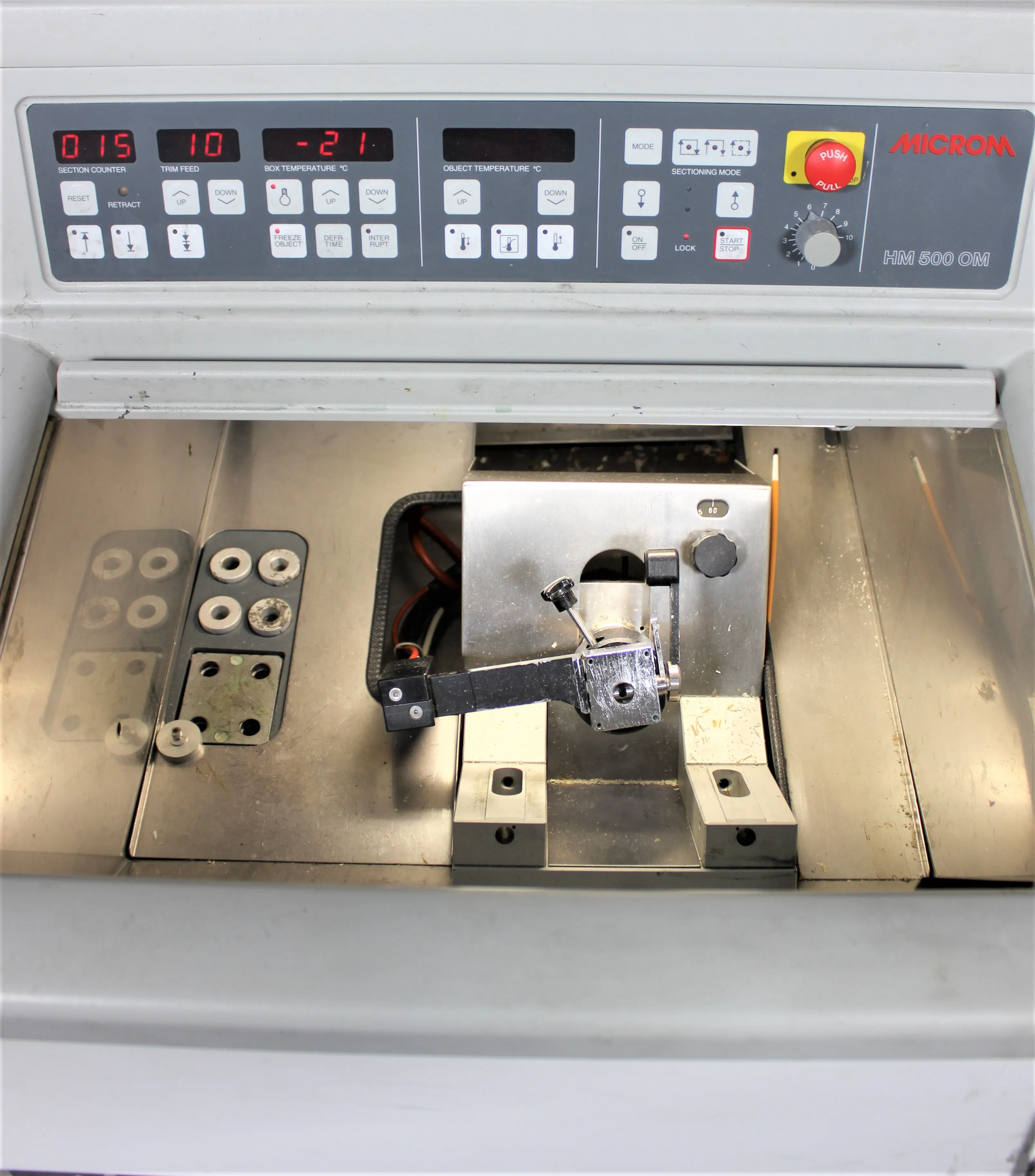 Microm HM 500 OM Upright Microtome Cryostat - Class 4 - As-Is