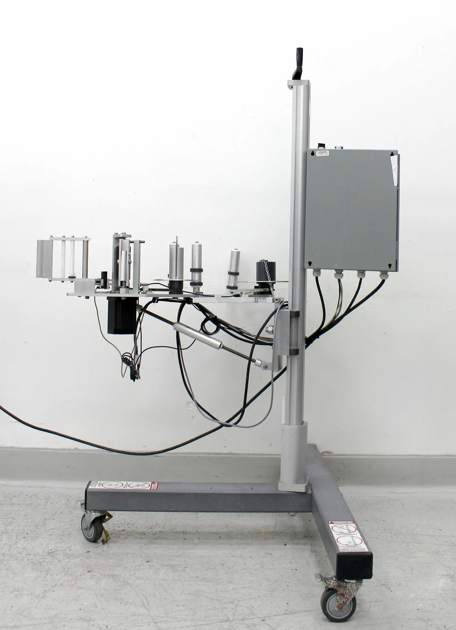 In-Line Paradigm Labeling 700 Stand Wrap and Minarik/Bison DC GearMotor P/N 507-01-303