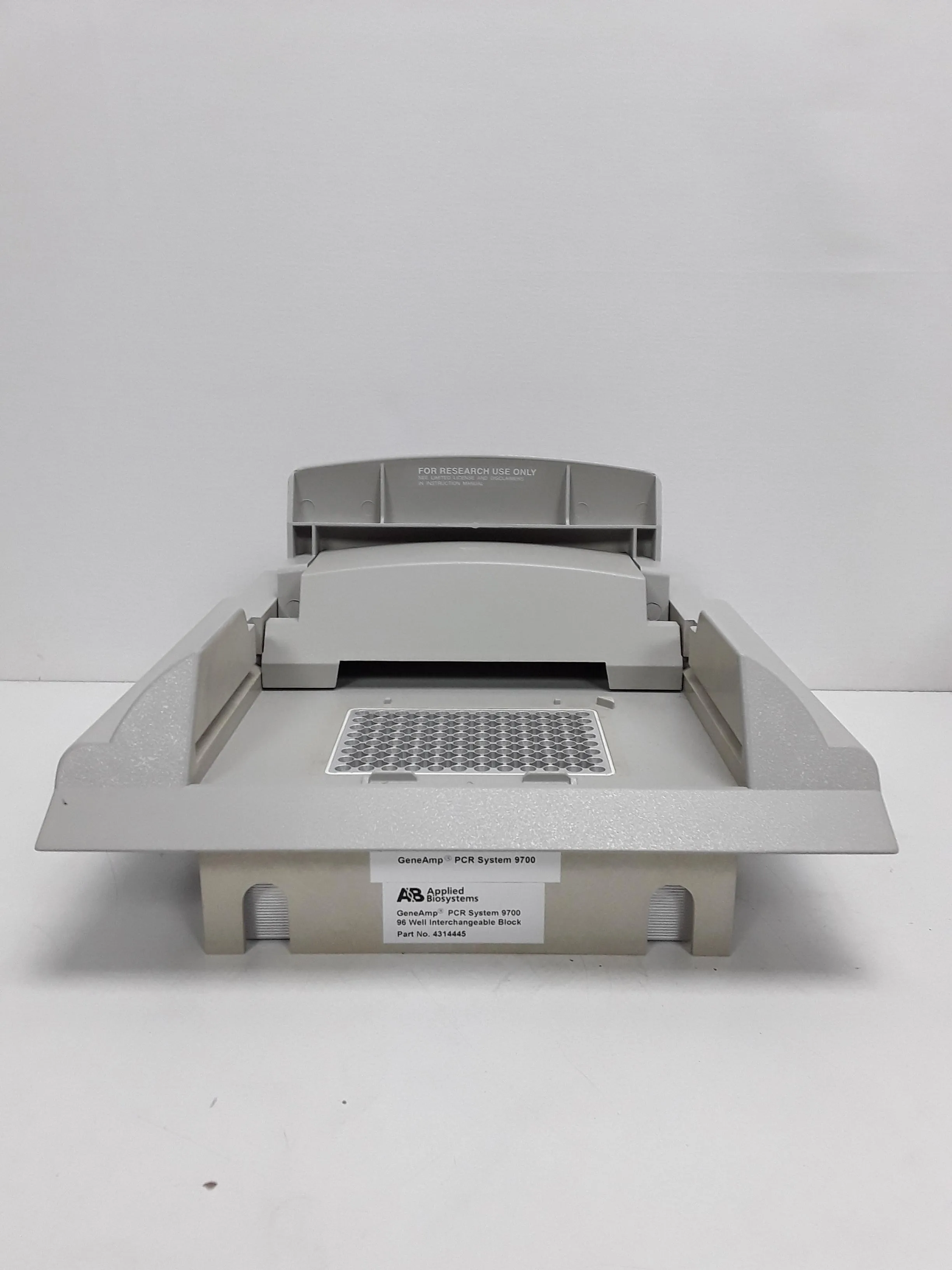 Applied Biosystems GeneAmp PCR System 9700 + 96 Well Interchangeable Block