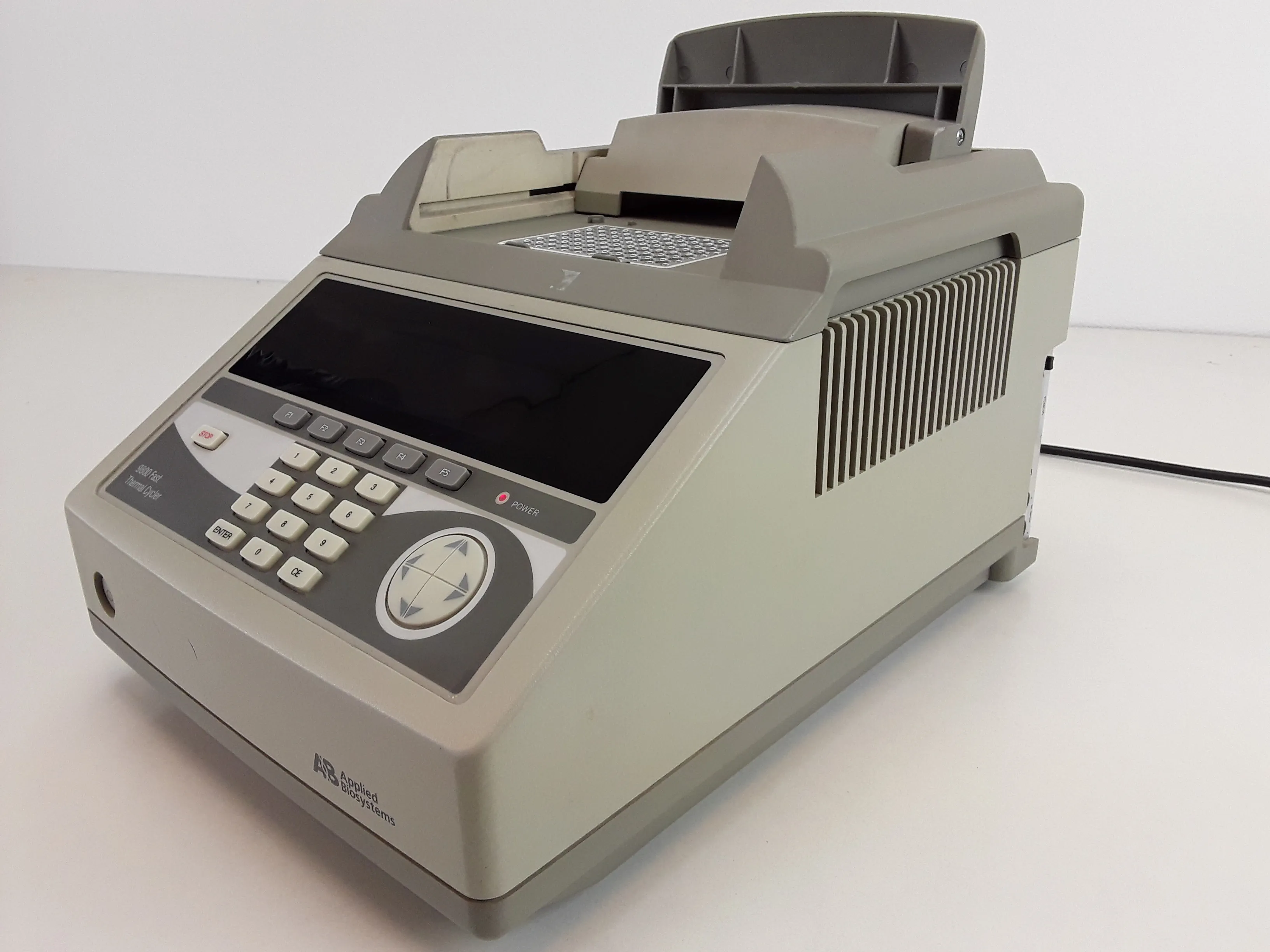 Applied Biosystems GeneAmp PCR System 9700 PCR Thermal Cycler