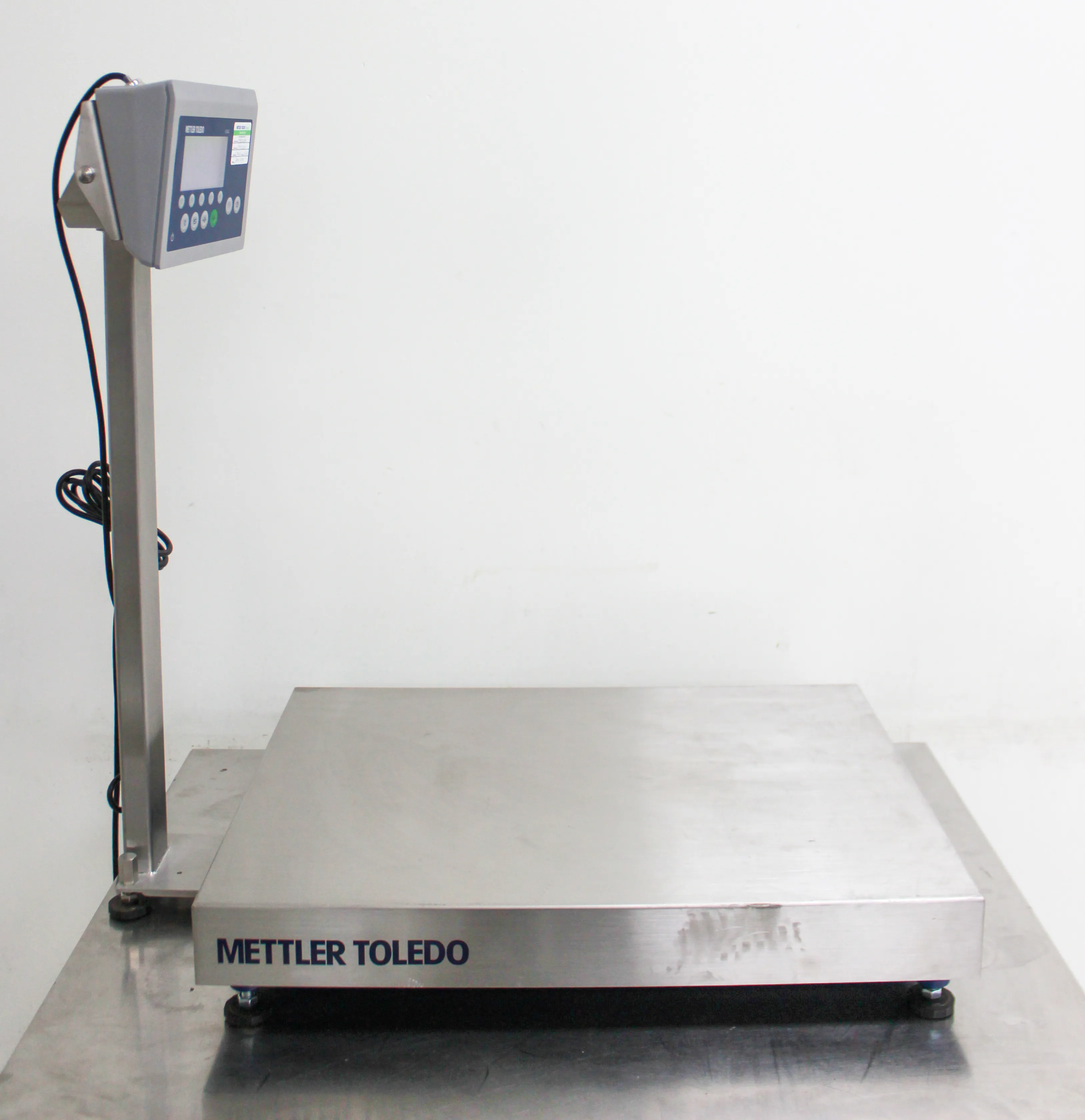 Mettler Toledo Advanced Scale ICS445g with Weighting Platform PBS220-BC60