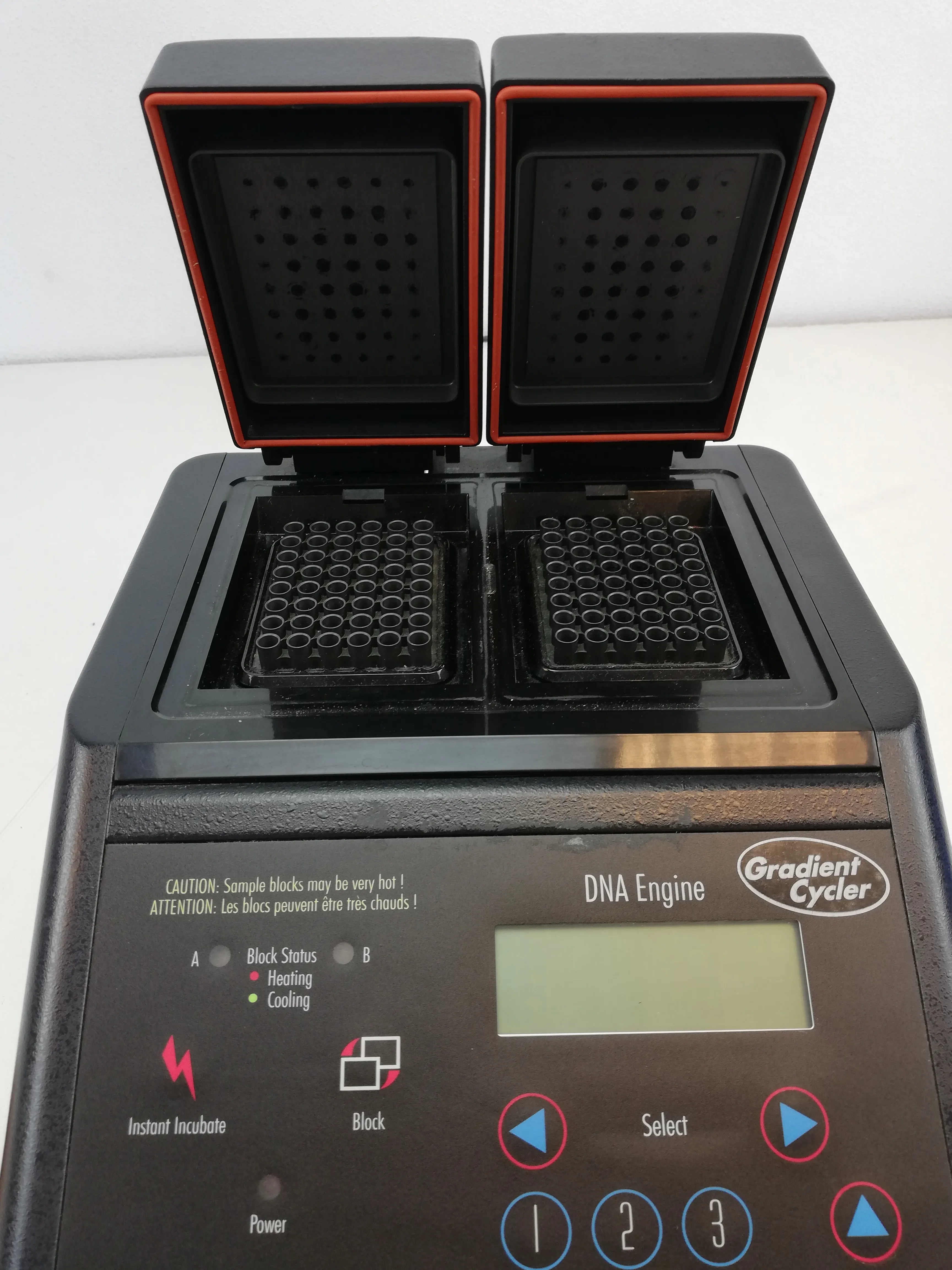 MJ Research PTC-200 Peltier Thermal Cycler PCR Thermal Cycler