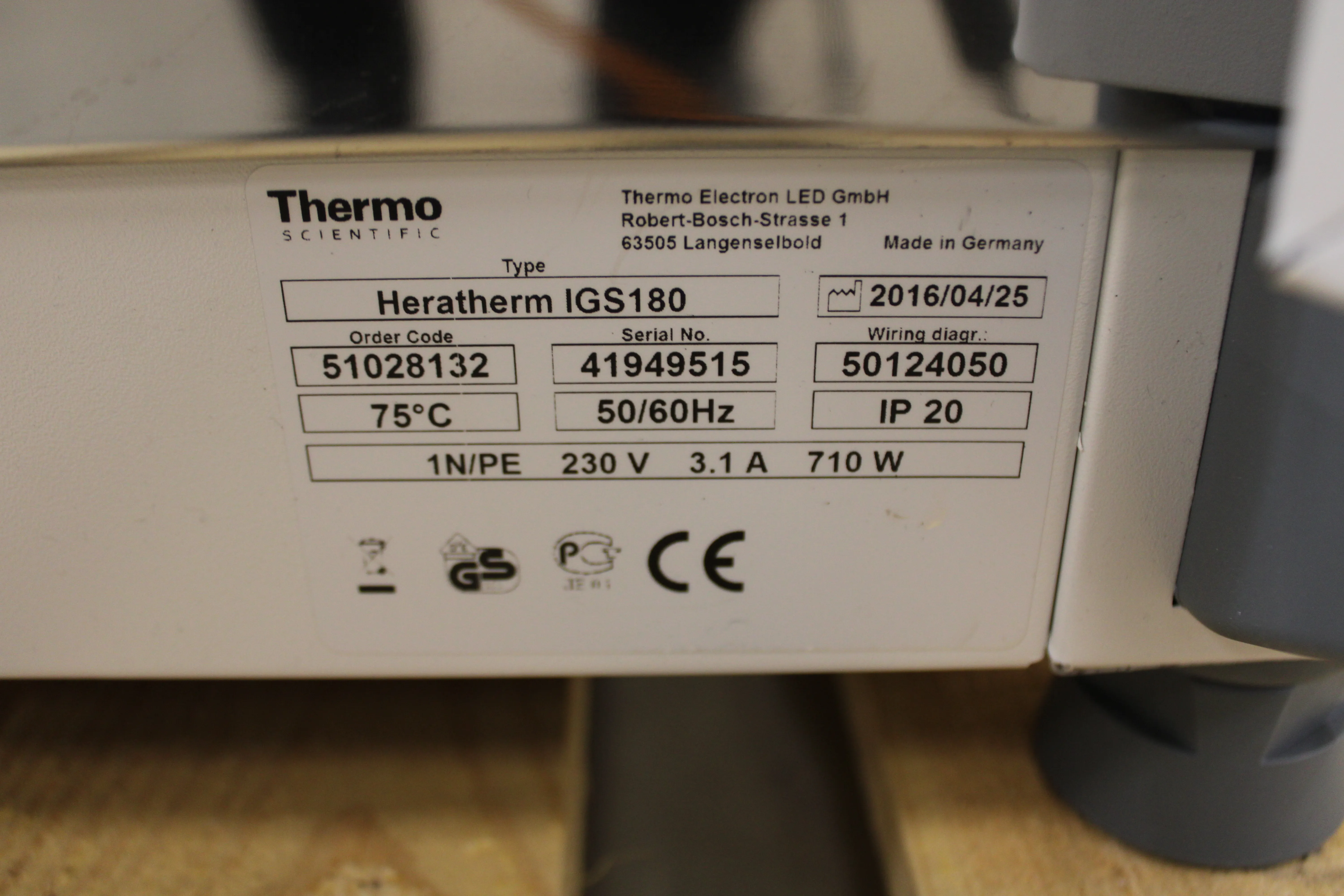 Thermo Scientific Heratherm IGS180 General Protocol Microbiological Incubator