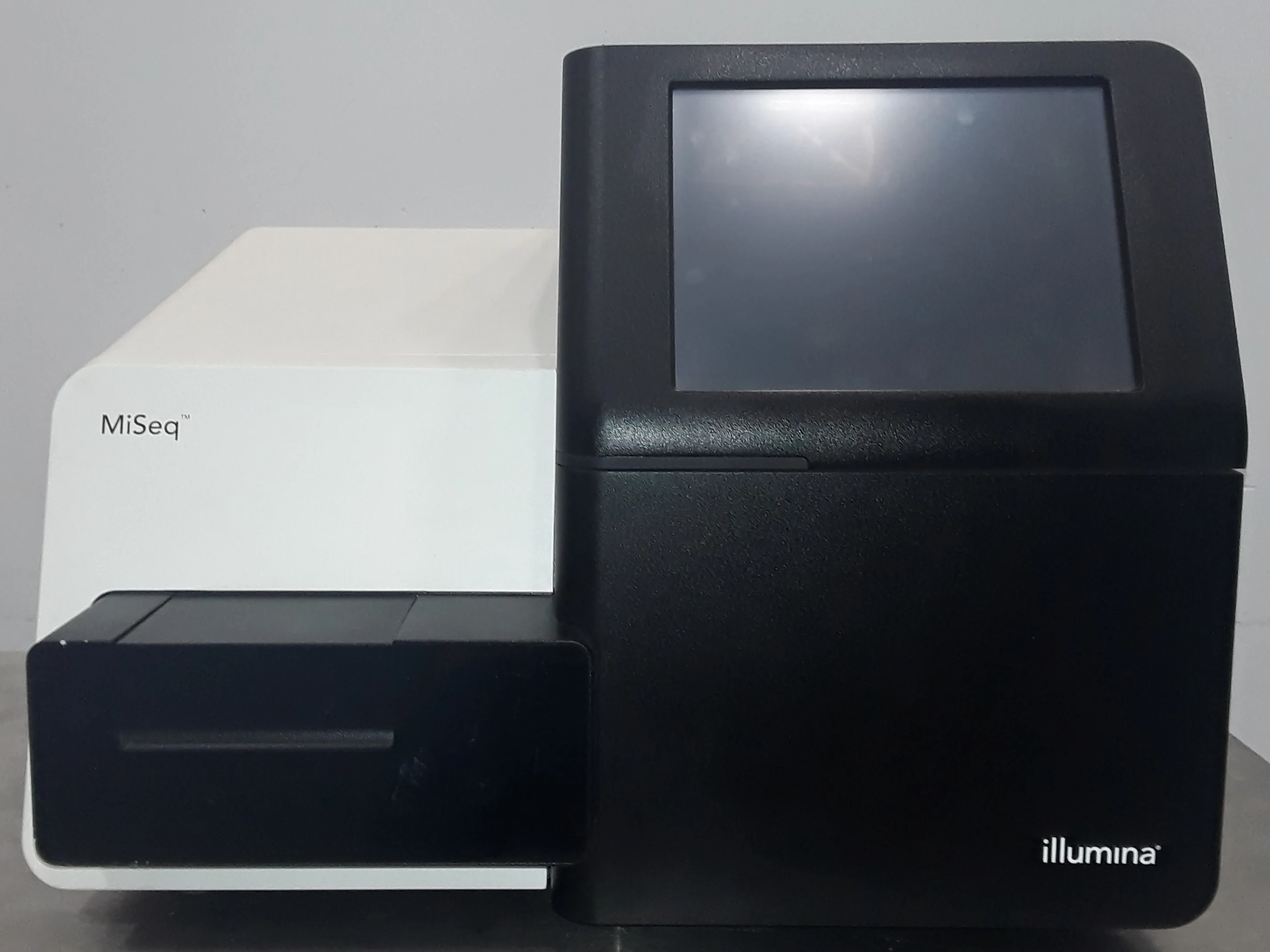 Illumina MiSeq System DNA Sequencer SY-410-1003