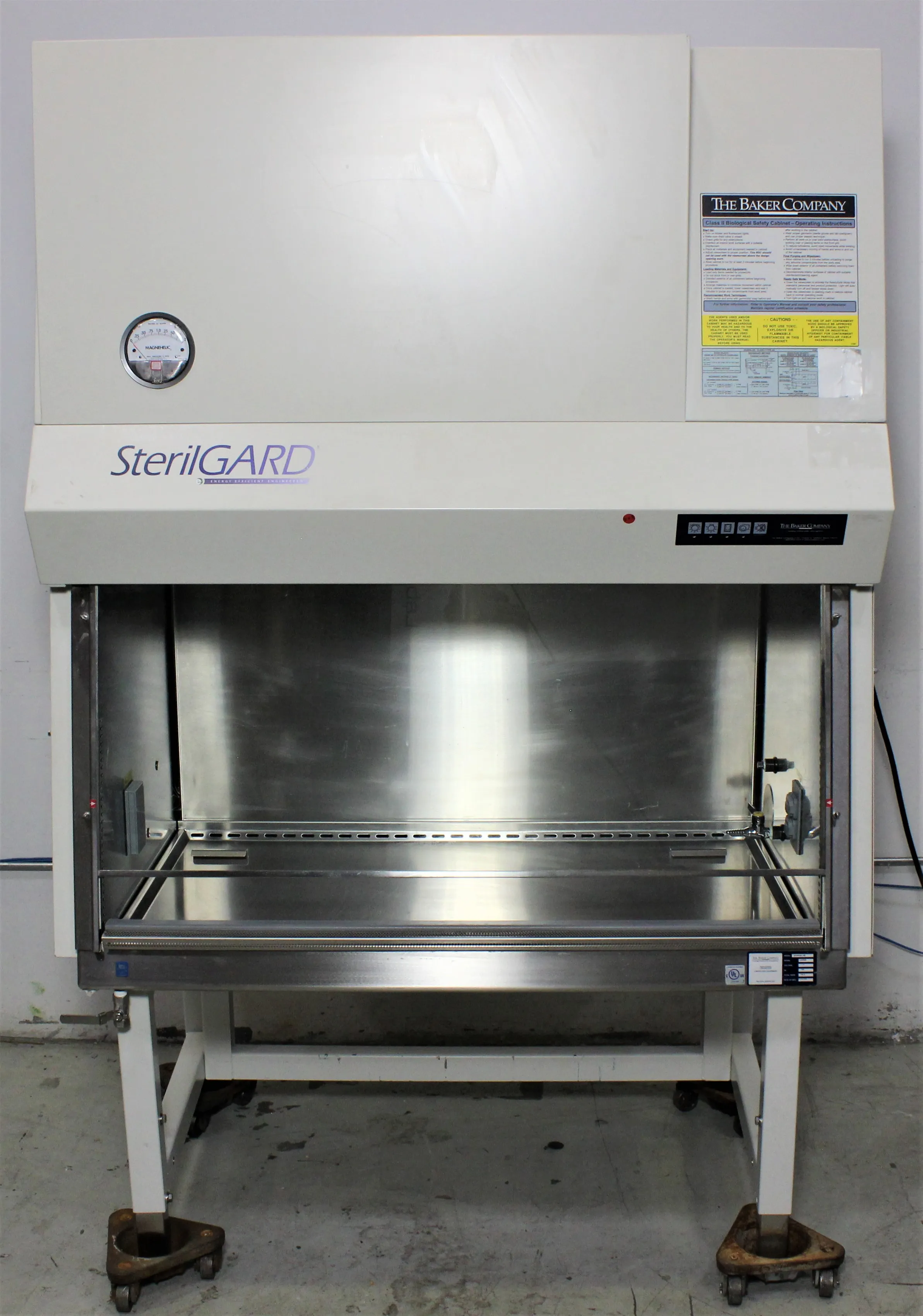 Baker SterilGARD III Advance SG403A-HE Biosafety Cabinet