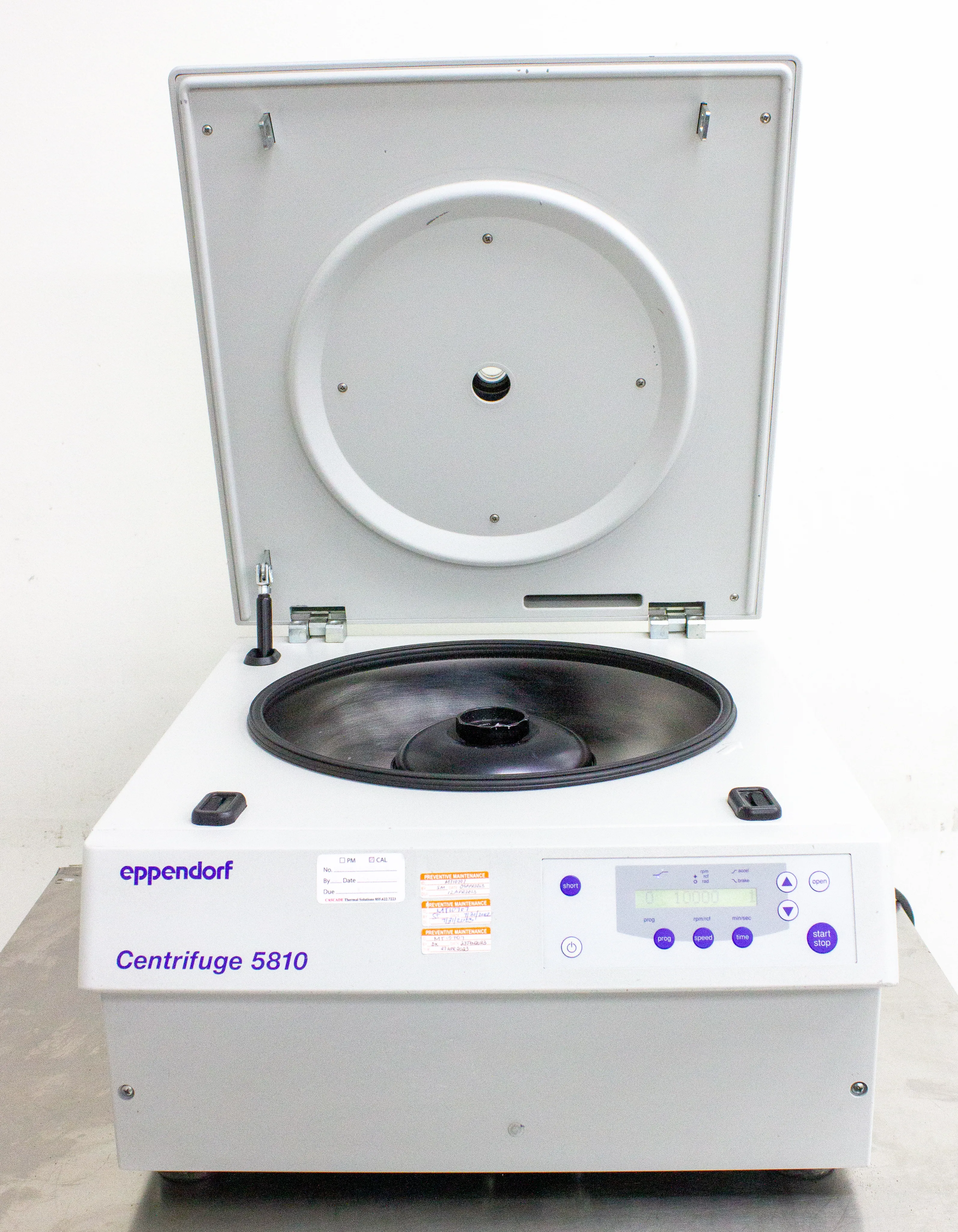 Eppendorf Benchtop Centrifuge Model 5810 w/ F-34-6-38 Rotor