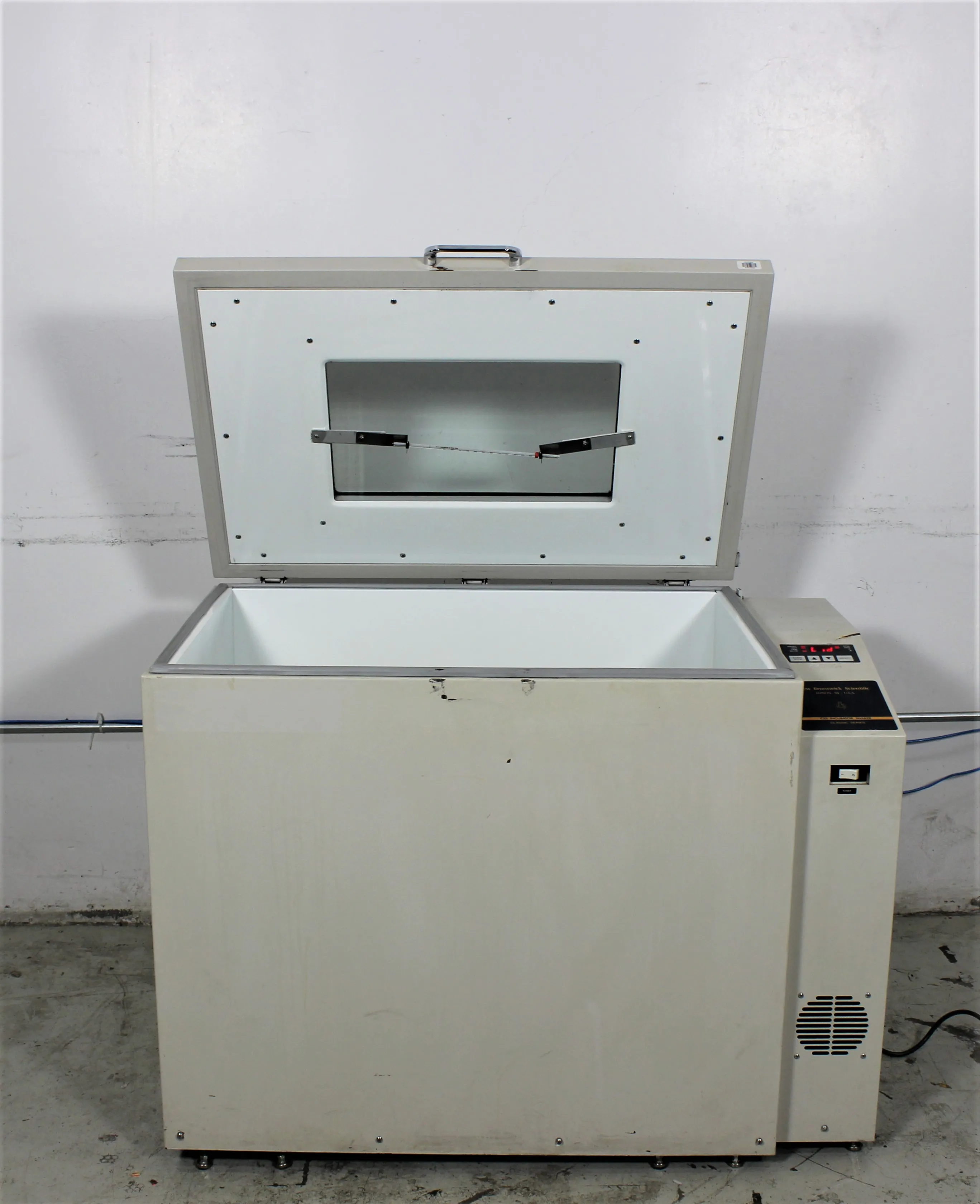 Used New Brunswick C-25 Incubator Shaker C25KC