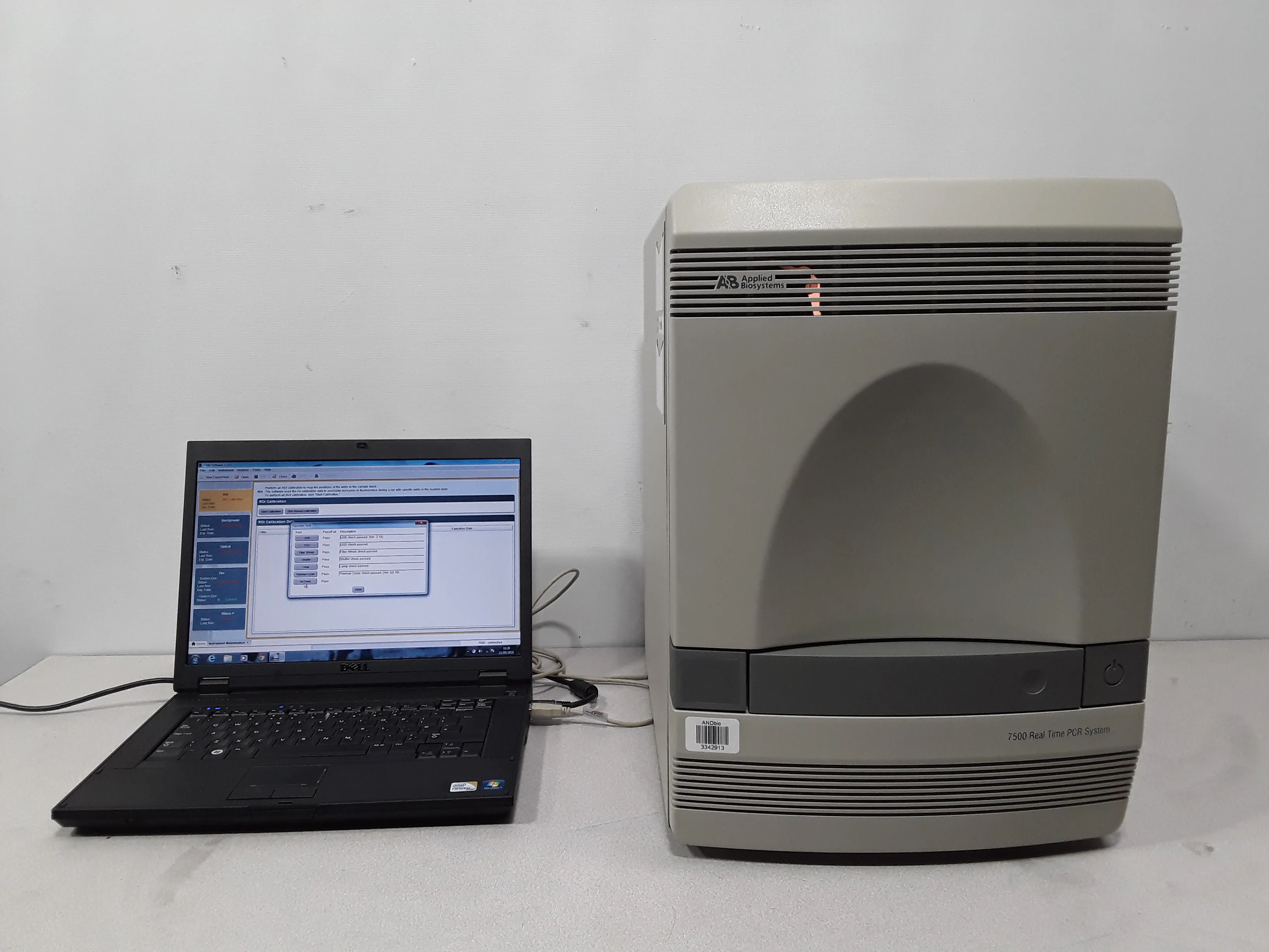 Applied Biosystems 7500 Real-Time PCR System With Computer and Software