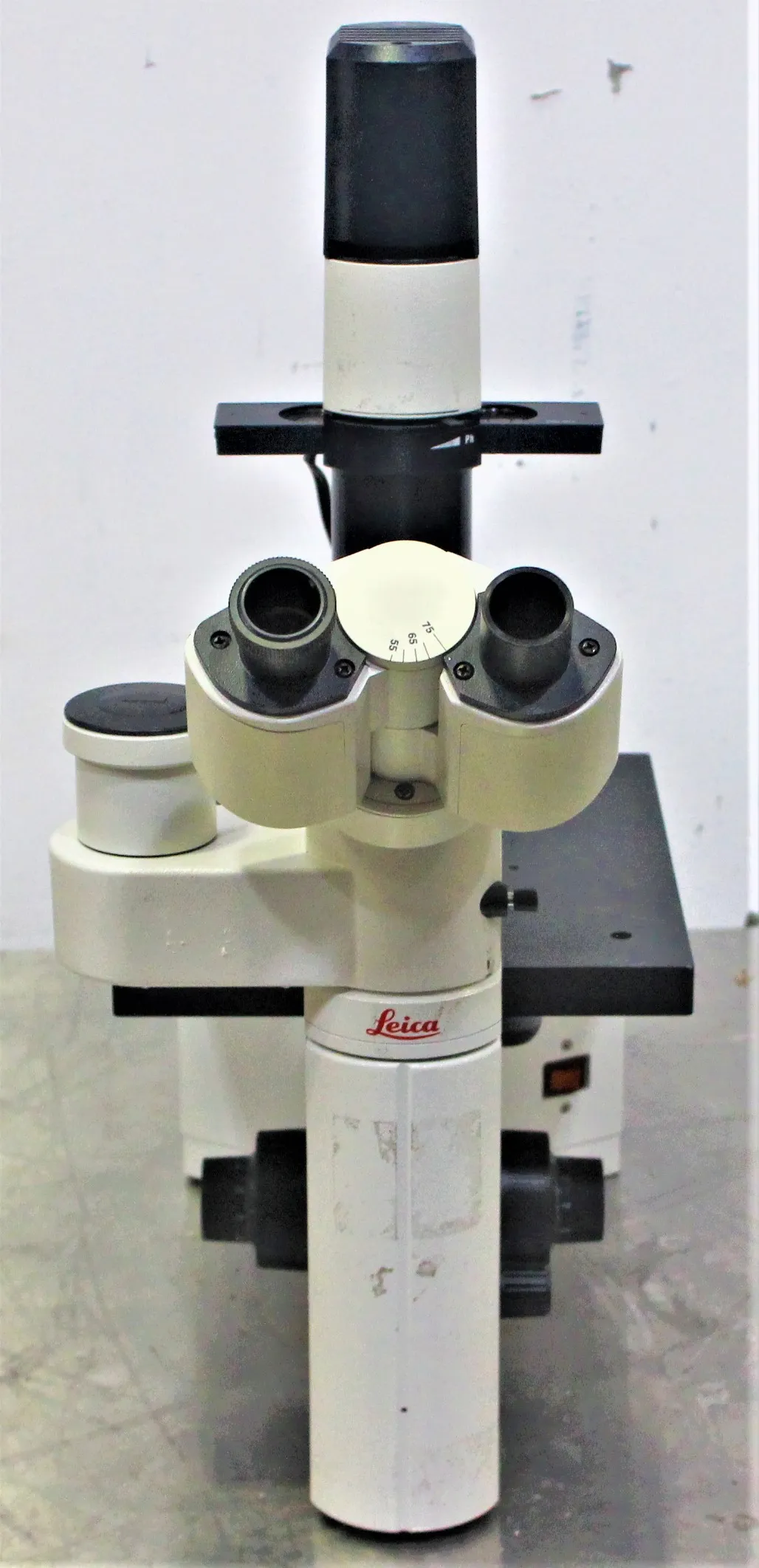 LEICA DM IL LED Microscope with Hi Plan L 10x/0.22 PH I Objective and Lecia Hi Plan L 20x/0.30 PH 1 Objective