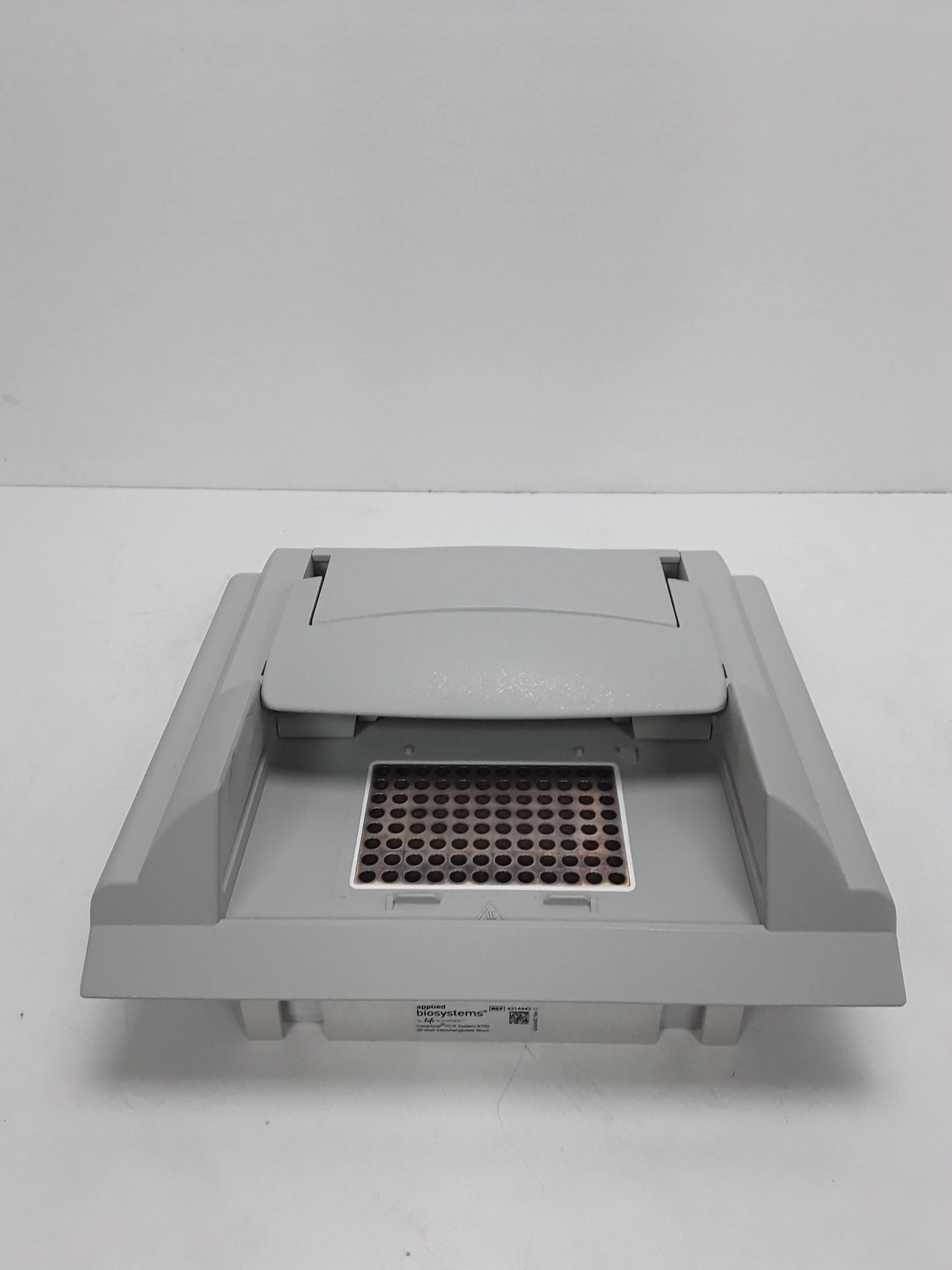 Applied Biosystems GeneAmp PCR System 9700 N8050200 PCR Thermal Cycler