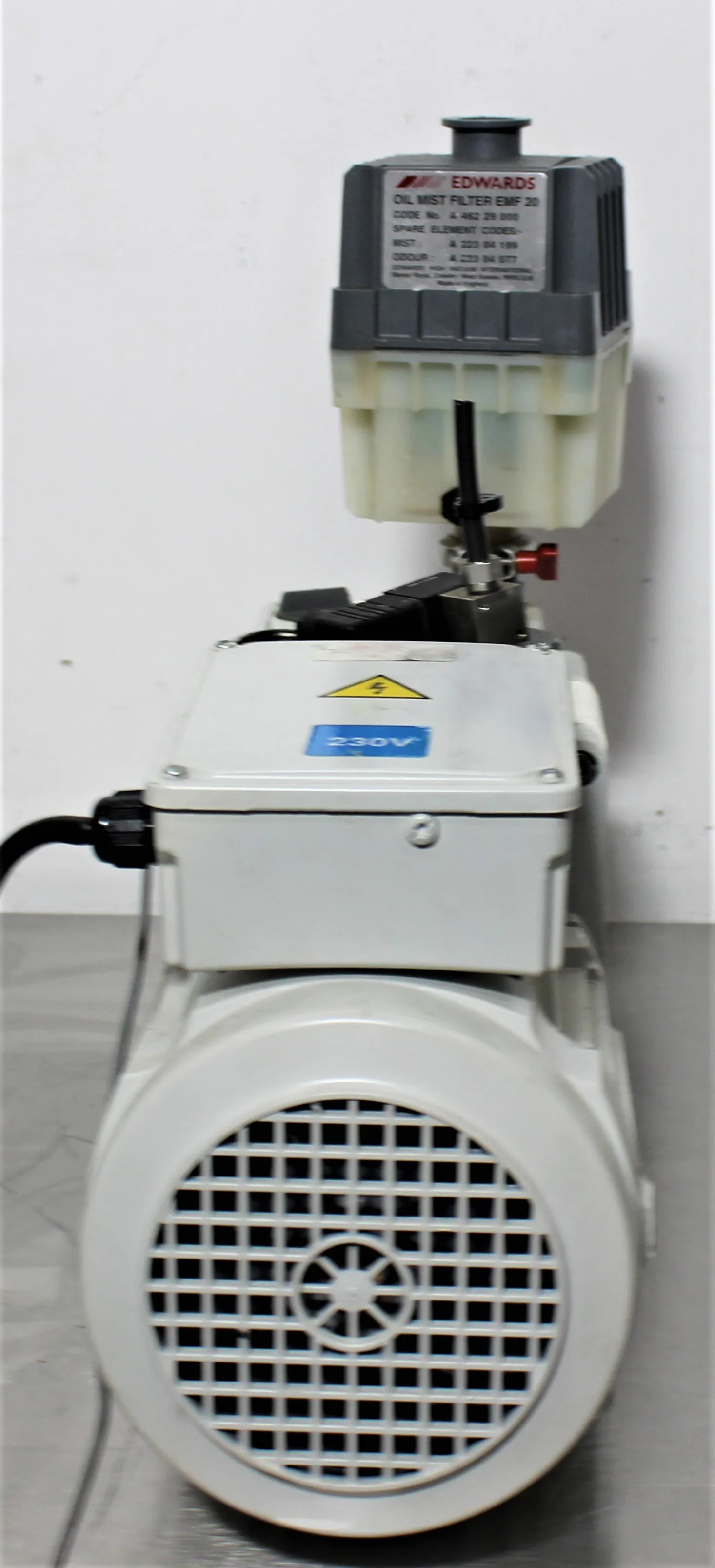 Edwards E1M18 Vacuum Pump