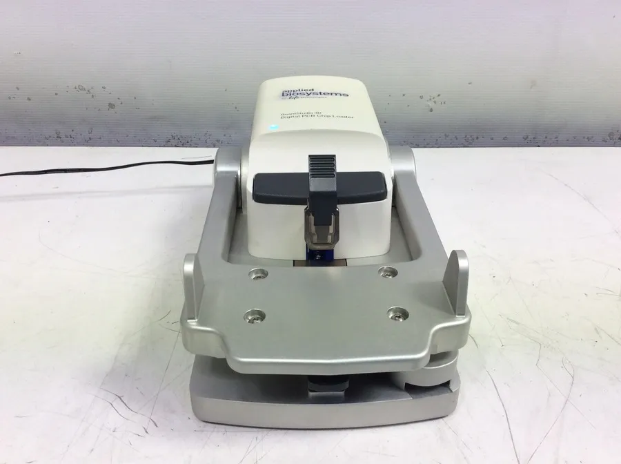 Applied Biosystems QuantStudio 3D Digital PCR Chip Loader