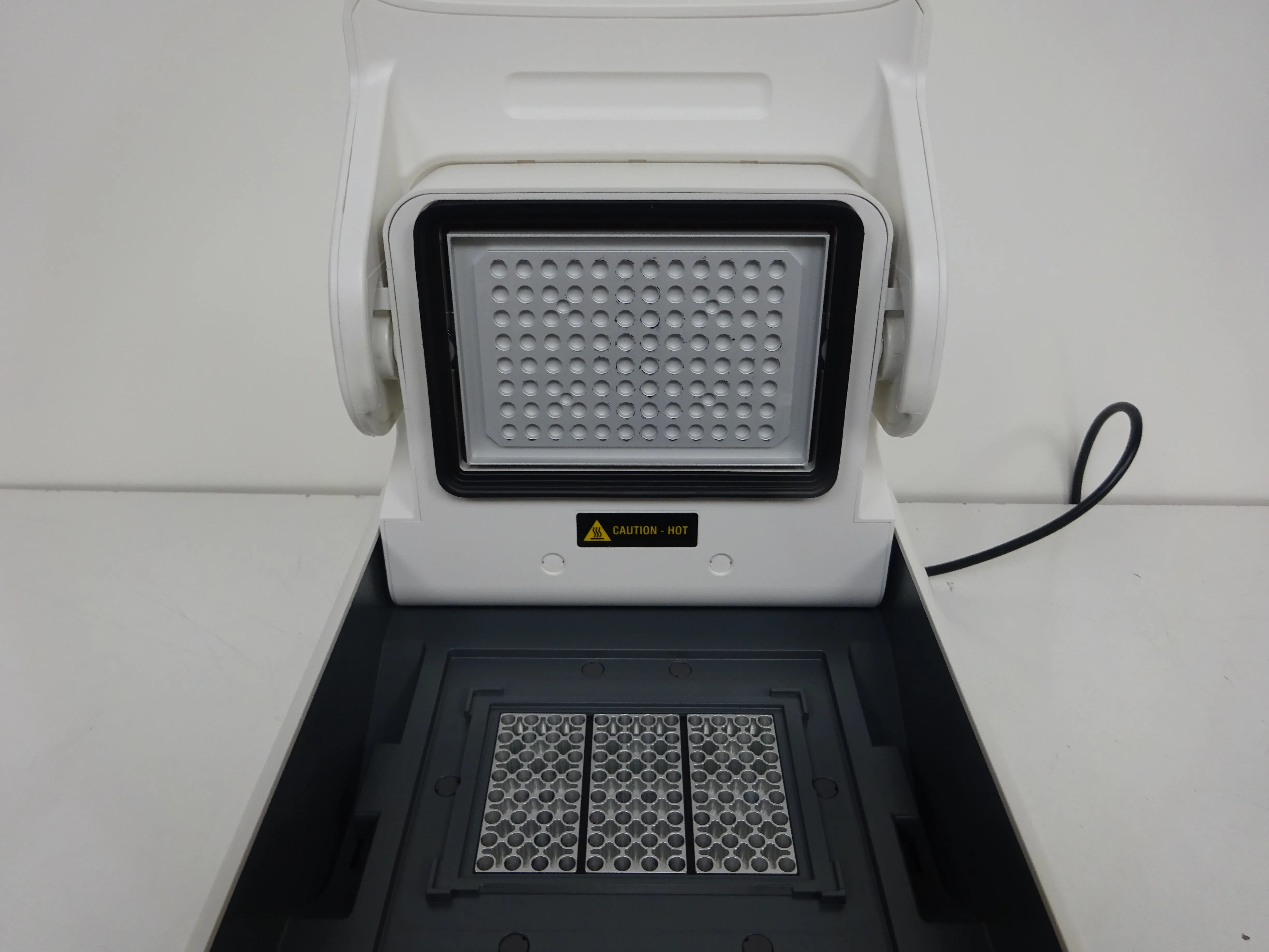 Applied Biosystems SimpliAmp Thermal Cycler A24812 PCR Molecular Biology