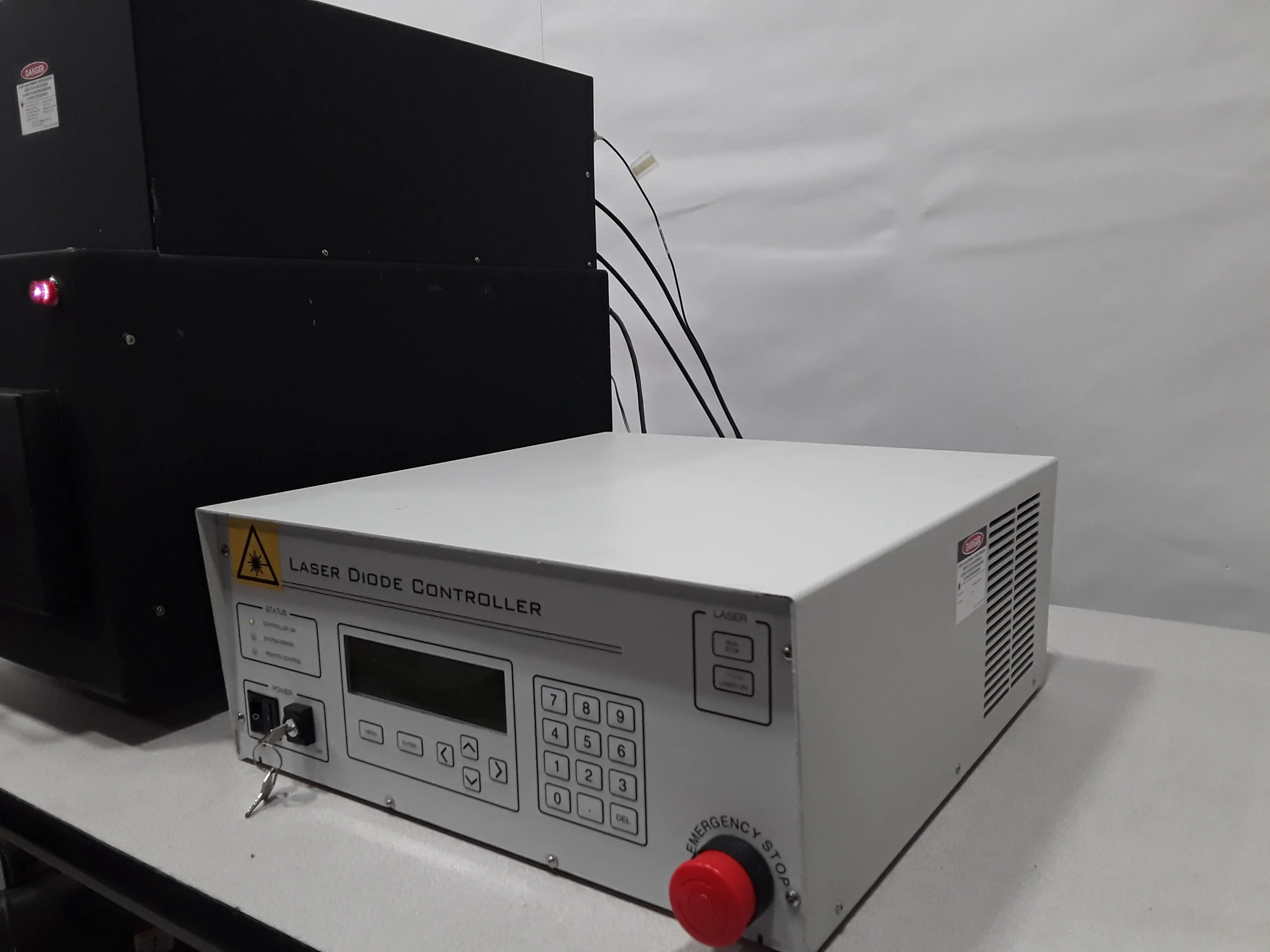 RMI Laser Division LE-100SB Laser Diode System with Controller F-00307QS