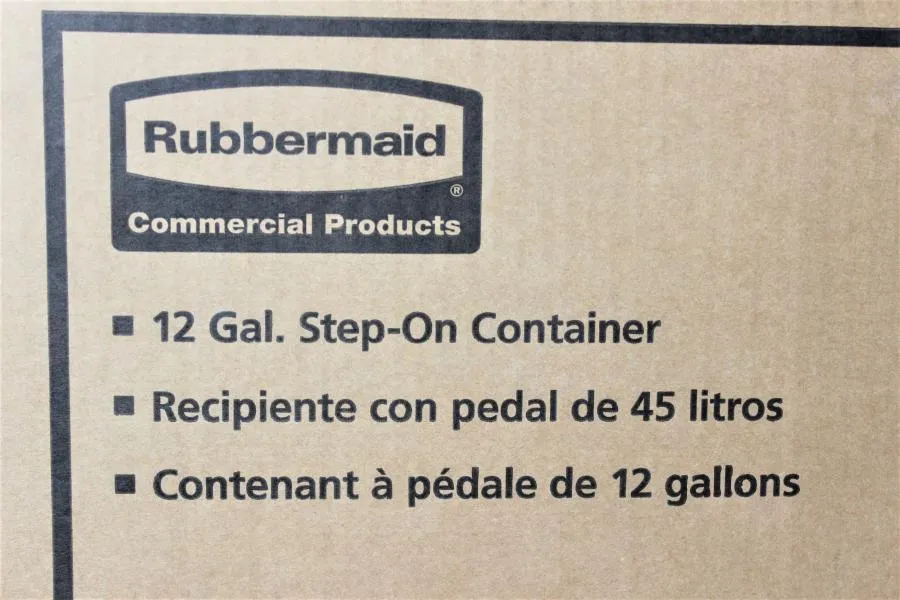 Rubbermaid 12 Gal Step On Container