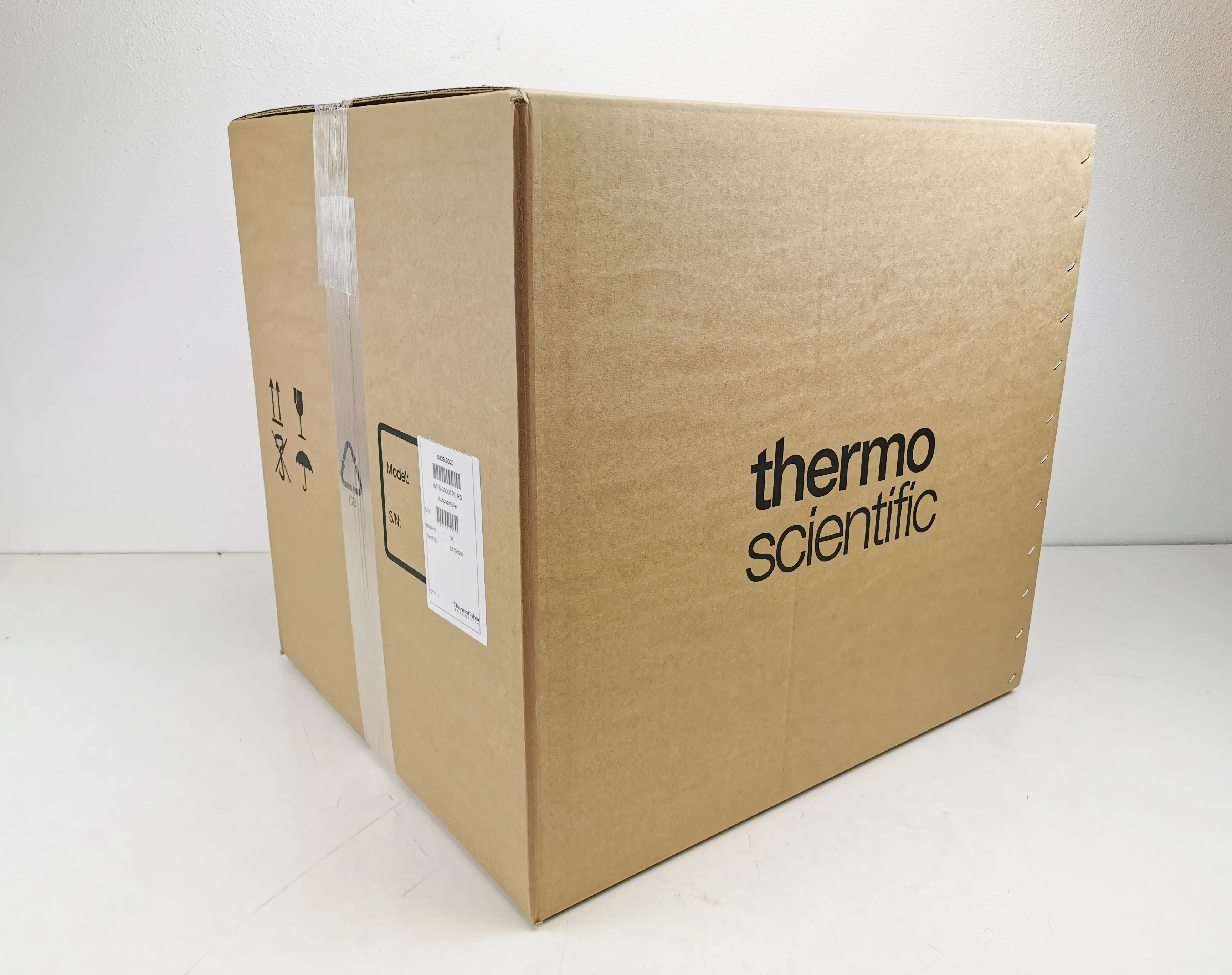 Thermo Scientific UltiMate WPS-3000TPL RS Autosampler