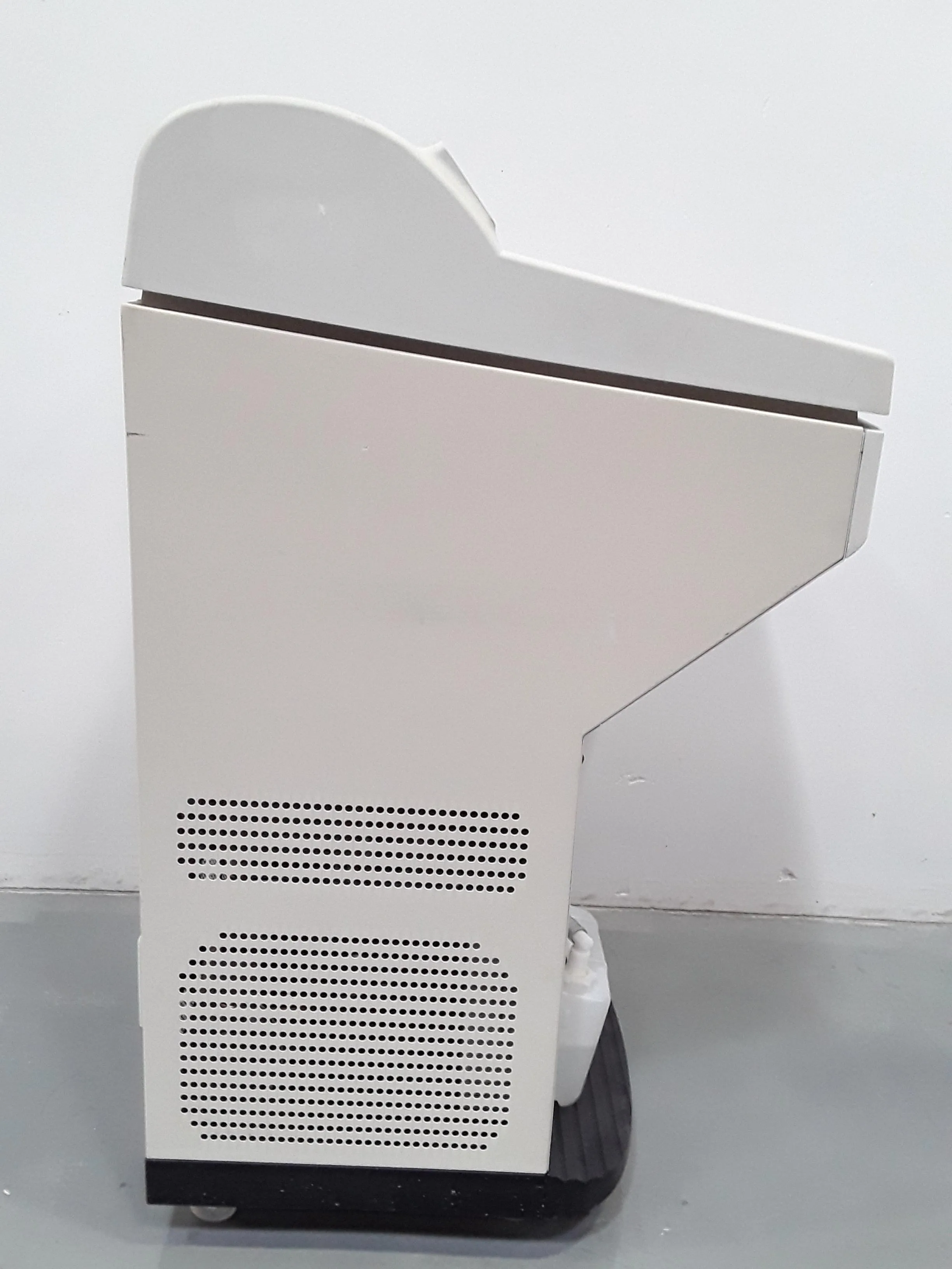 LEICA CM 1850-3-1 Cryostat - Used Laboratory and Medical Equipment